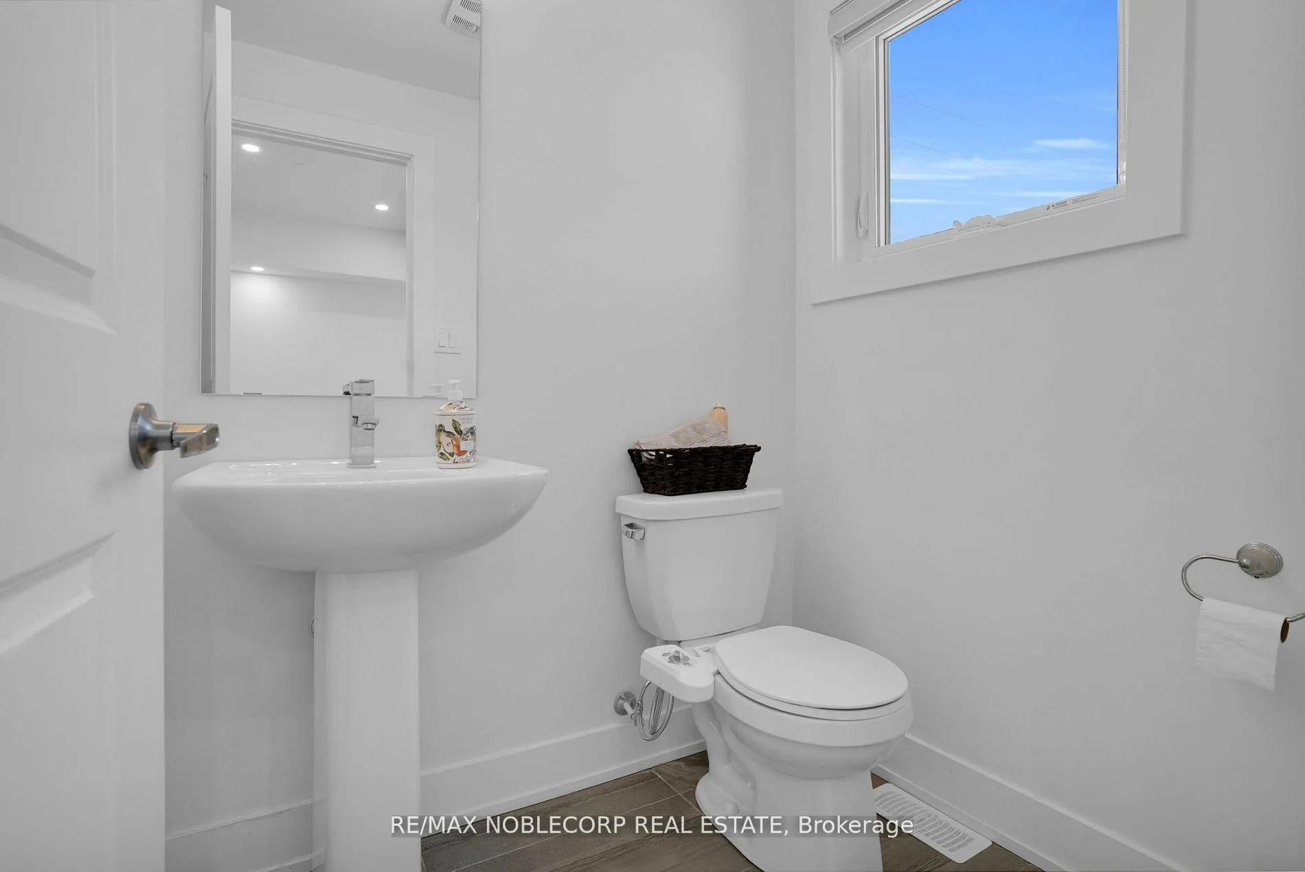 Photo 18 of Unit 1, 1 Hartman Avenue N, Vaughan, Islington Woods — HOMEH