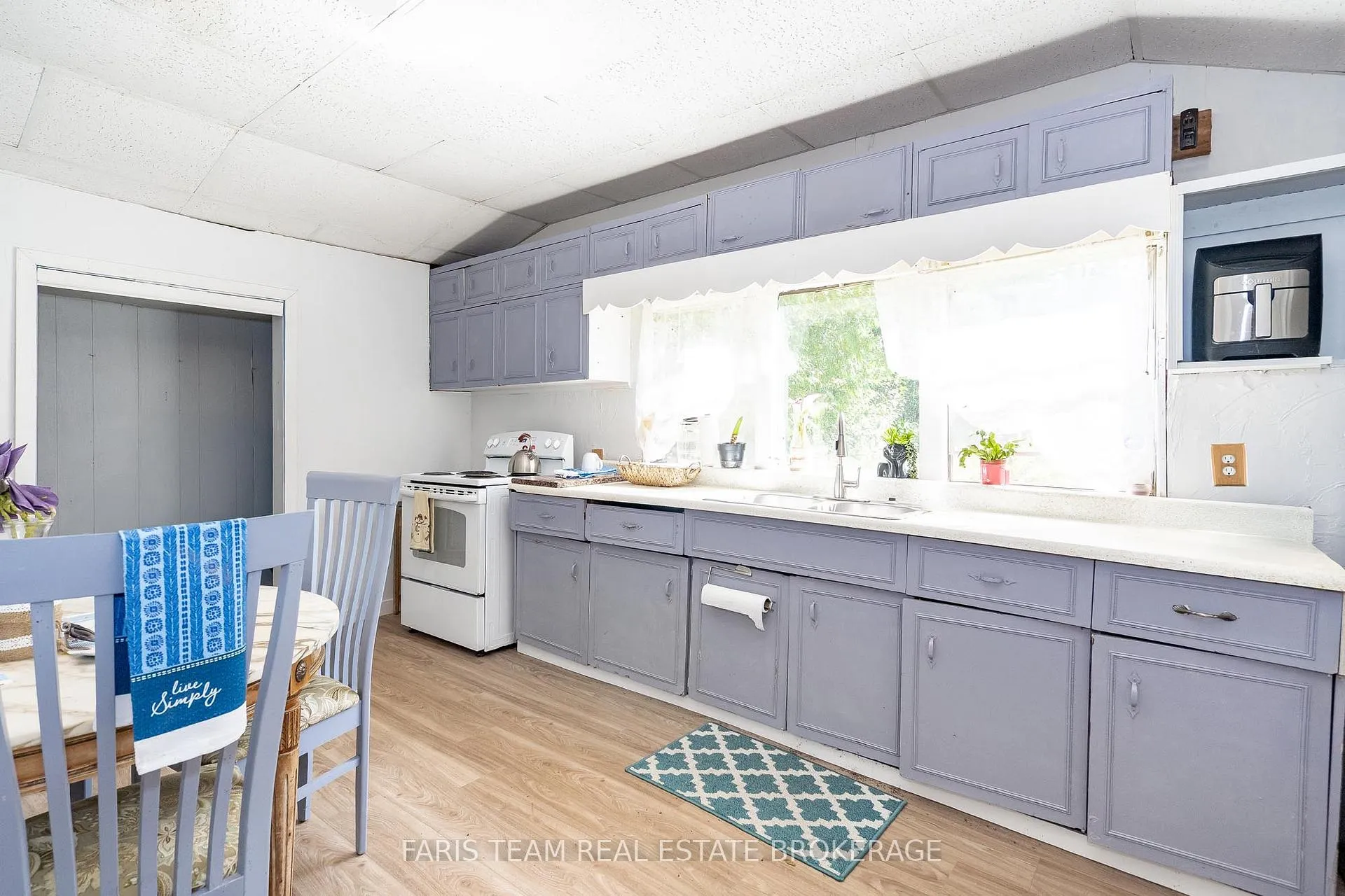 Photo 7 of 16 Waterside Drive, Tay, Port McNicoll — HOMEH