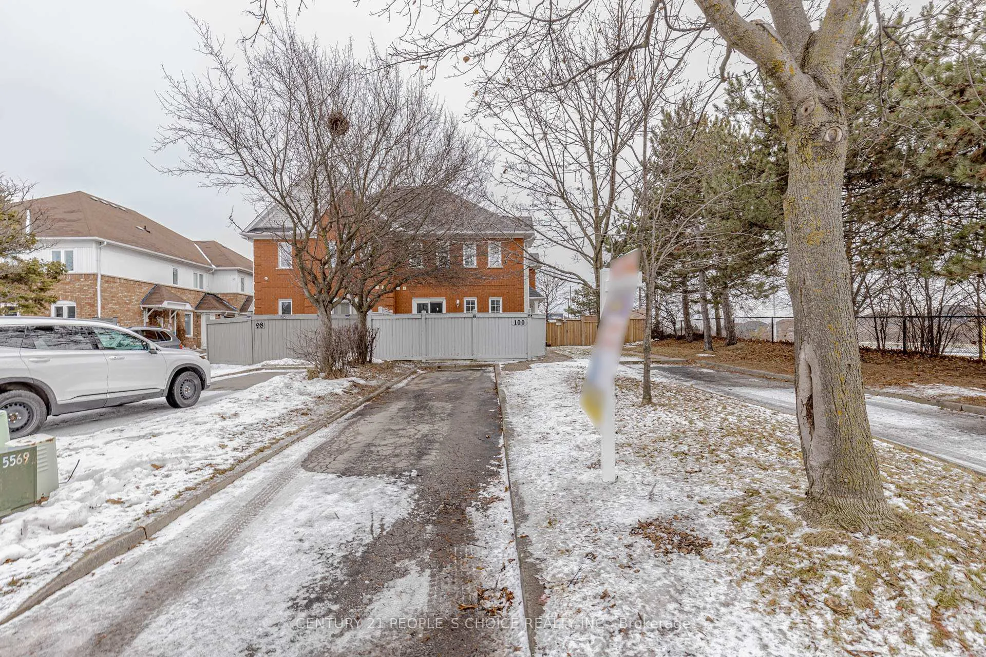 Photo 2 of 100 Blue Spruce Street, Brampton, Sandringham-Wellington — HOMEH