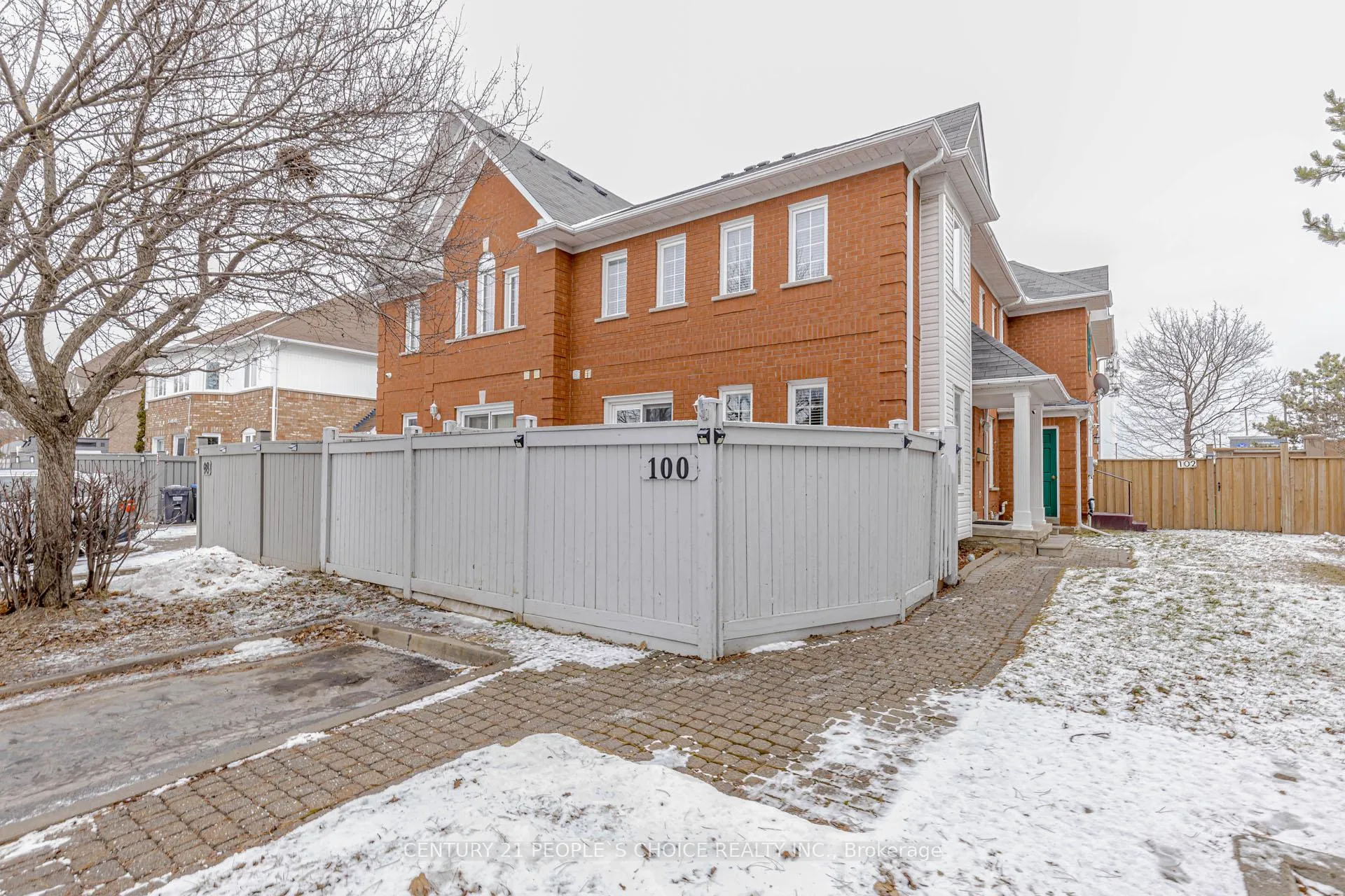 Photo 3 of 100 Blue Spruce Street, Brampton, Sandringham-Wellington — HOMEH