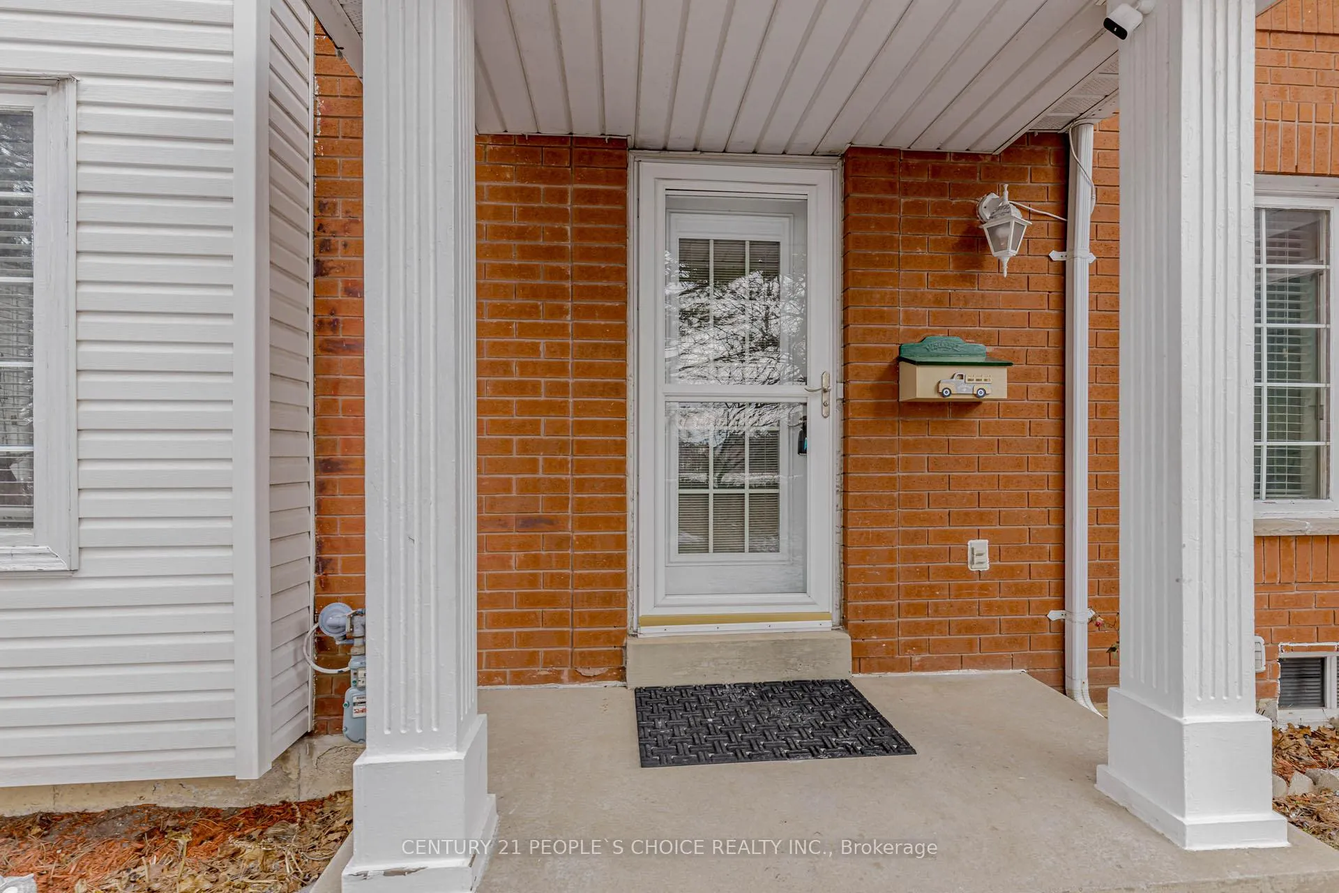 Photo 5 of 100 Blue Spruce Street, Brampton, Sandringham-Wellington — HOMEH