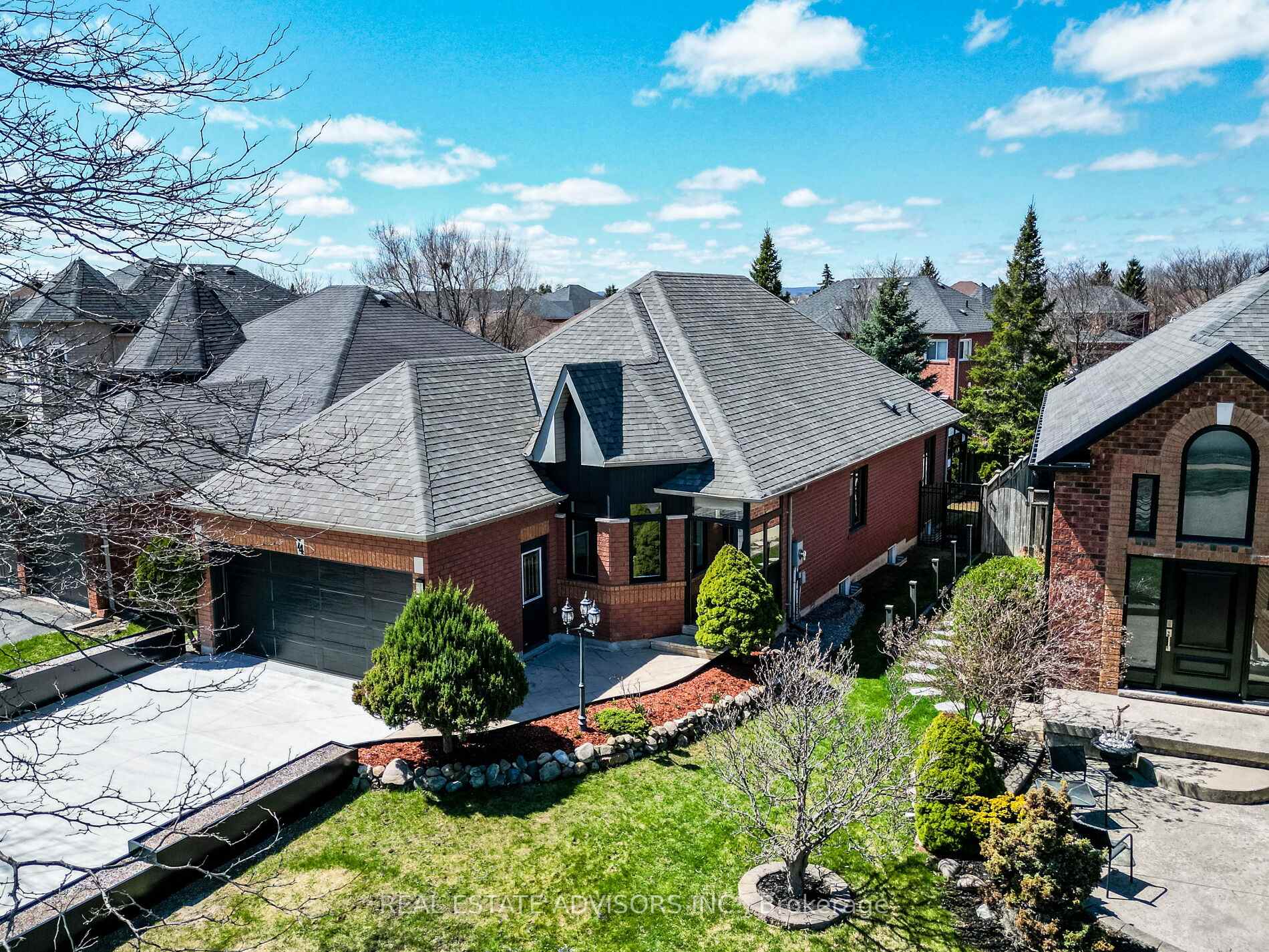 Photo 1 of 74 Pinebrook Circle, Caledon, Rural Caledon — HOMEH