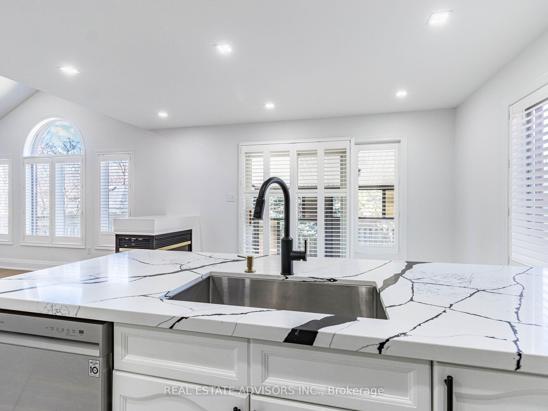 Photo 13 of 74 Pinebrook Circle, Caledon, Rural Caledon — HOMEH