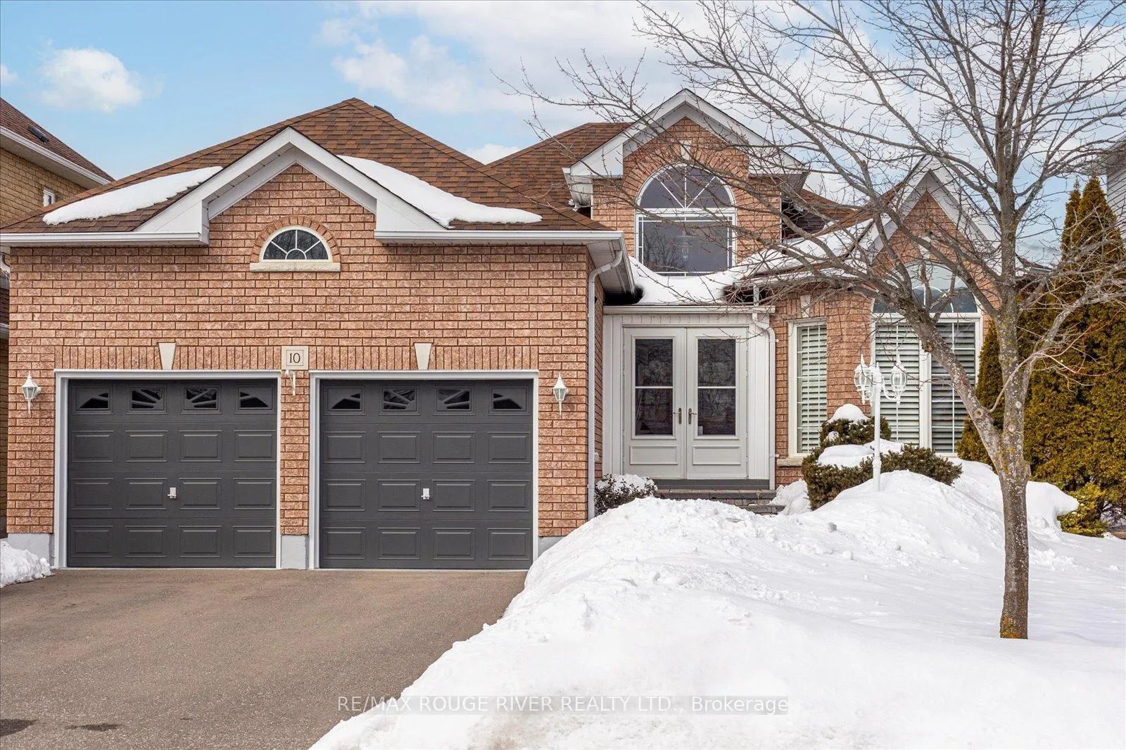 Photo 2 of 10 Sandford Crescent, Whitby, Rolling Acres — HOMEH