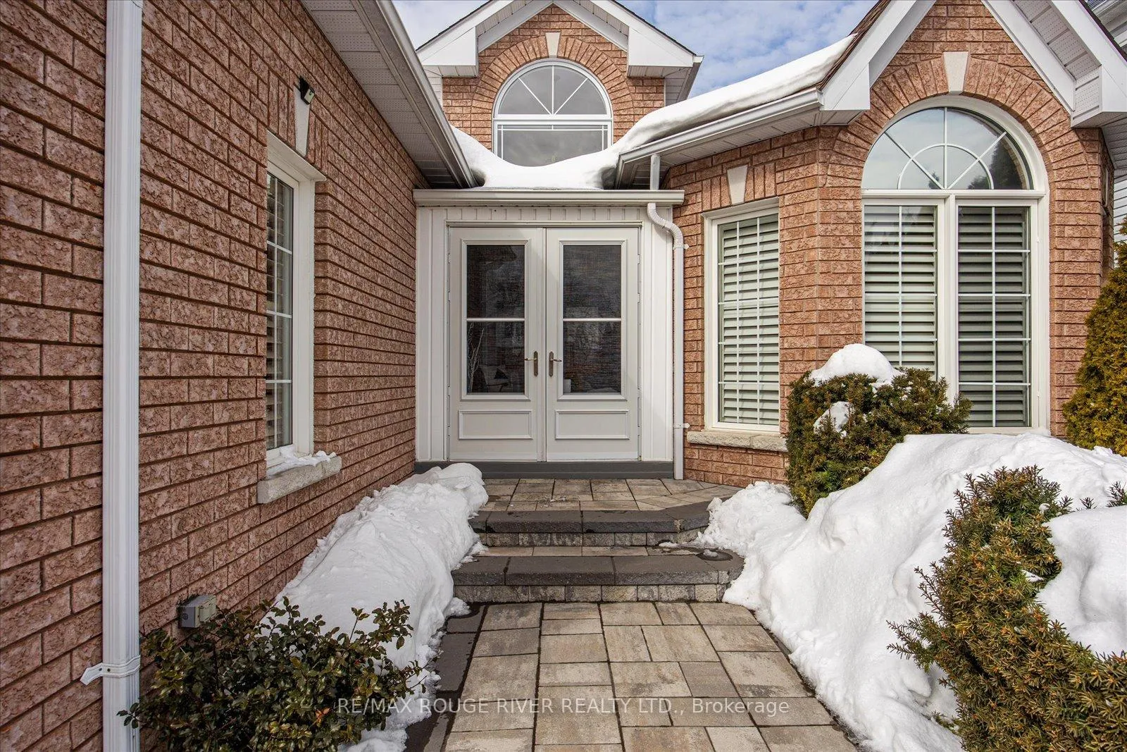 Photo 4 of 10 Sandford Crescent, Whitby, Rolling Acres — HOMEH
