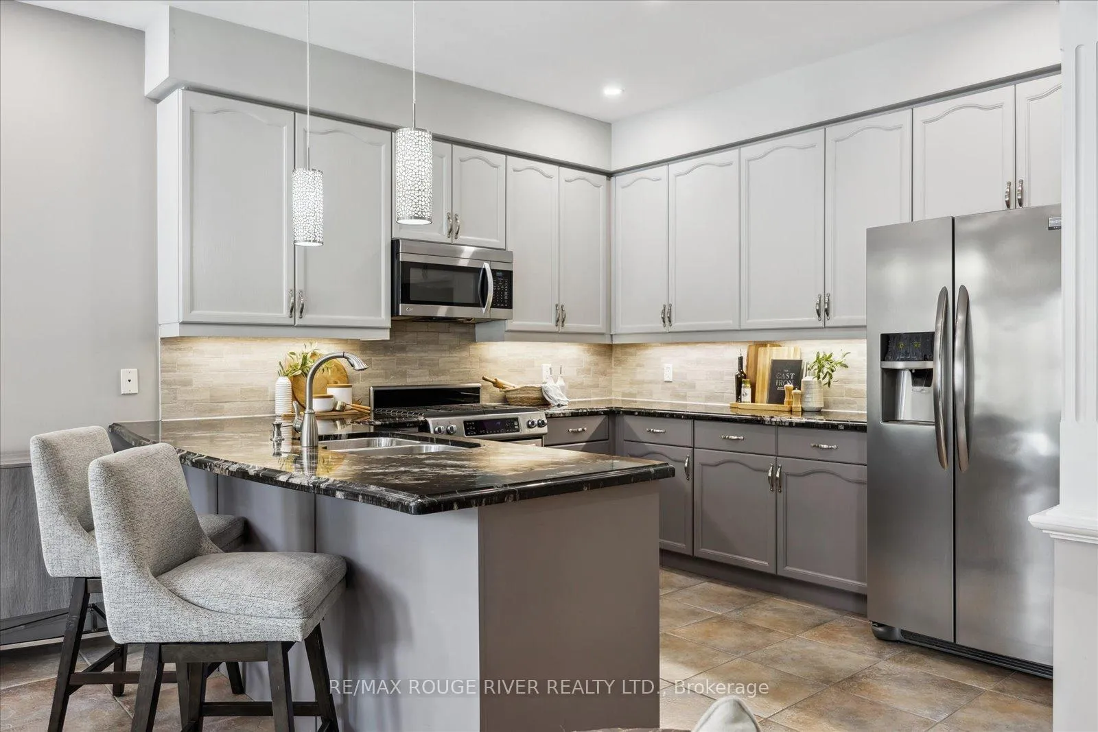 Photo 20 of 10 Sandford Crescent, Whitby, Rolling Acres — HOMEH