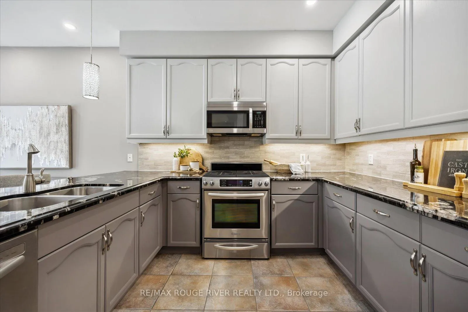Photo 21 of 10 Sandford Crescent, Whitby, Rolling Acres — HOMEH