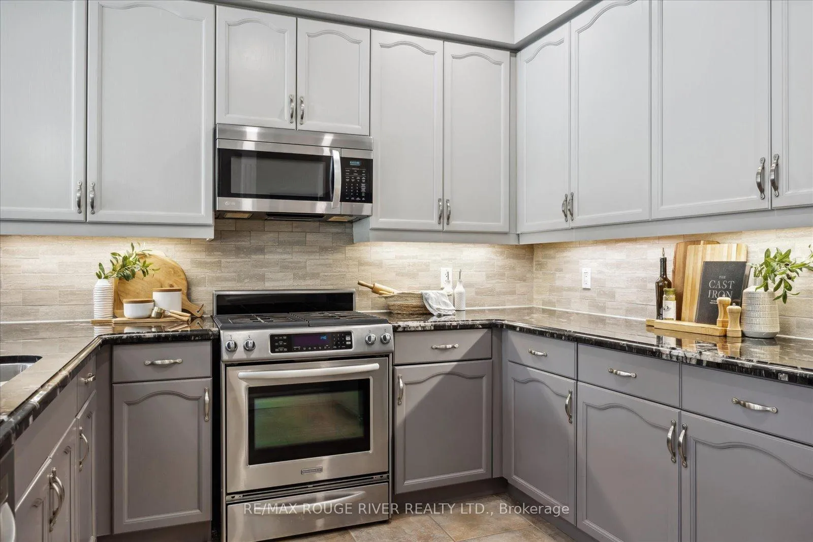 Photo 22 of 10 Sandford Crescent, Whitby, Rolling Acres — HOMEH