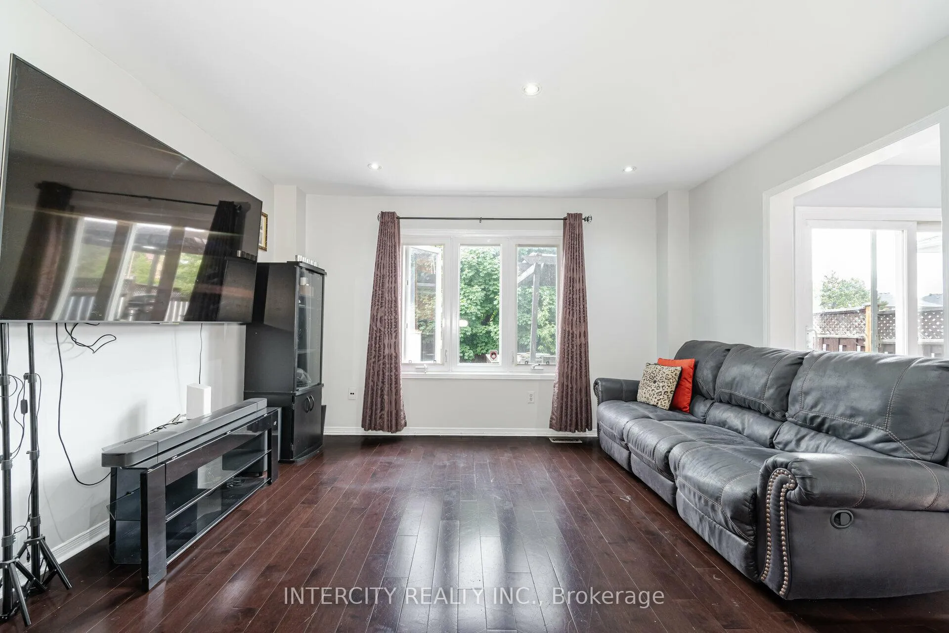 Photo 10 of 150 Rainforest Drive, Brampton, Sandringham-Wellington — HOMEH