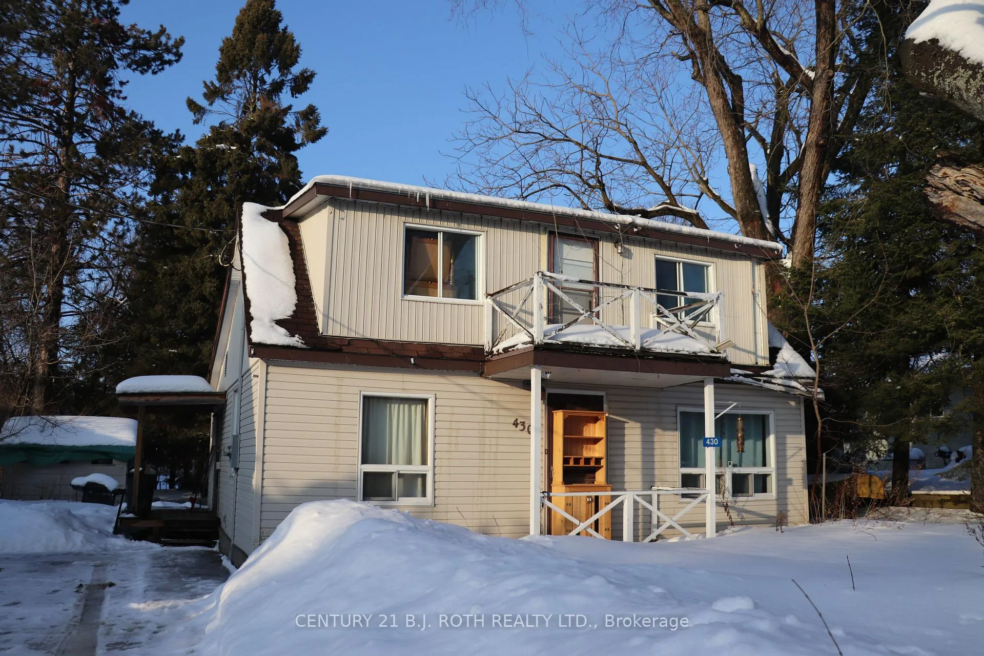 Front of 430 Farquhar Street