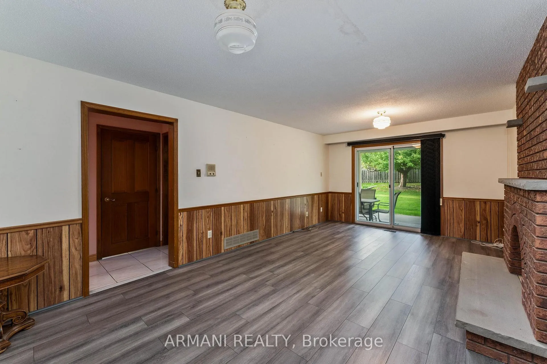 Photo 13 of 14 Yellow Pine Crescent, Vaughan, East Woodbridge — HOMEH