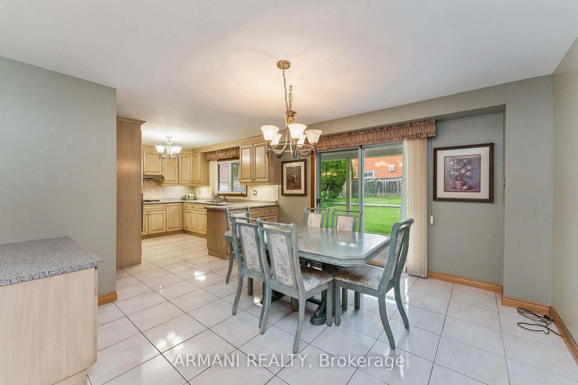 Photo 14 of 14 Yellow Pine Crescent, Vaughan, East Woodbridge — HOMEH