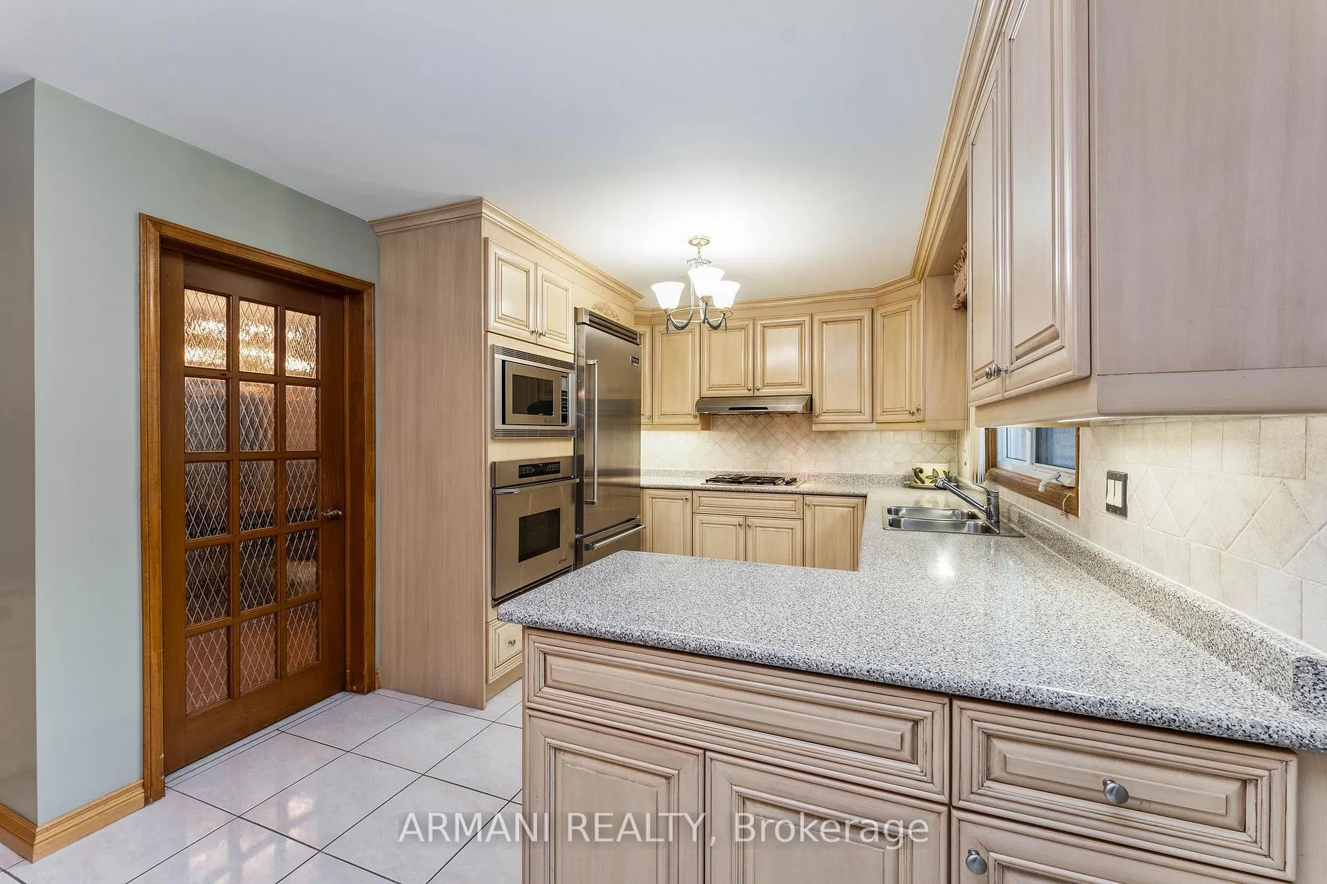 Photo 16 of 14 Yellow Pine Crescent, Vaughan, East Woodbridge — HOMEH