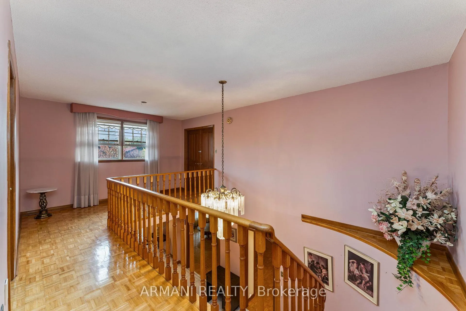 Photo 22 of 14 Yellow Pine Crescent, Vaughan, East Woodbridge — HOMEH