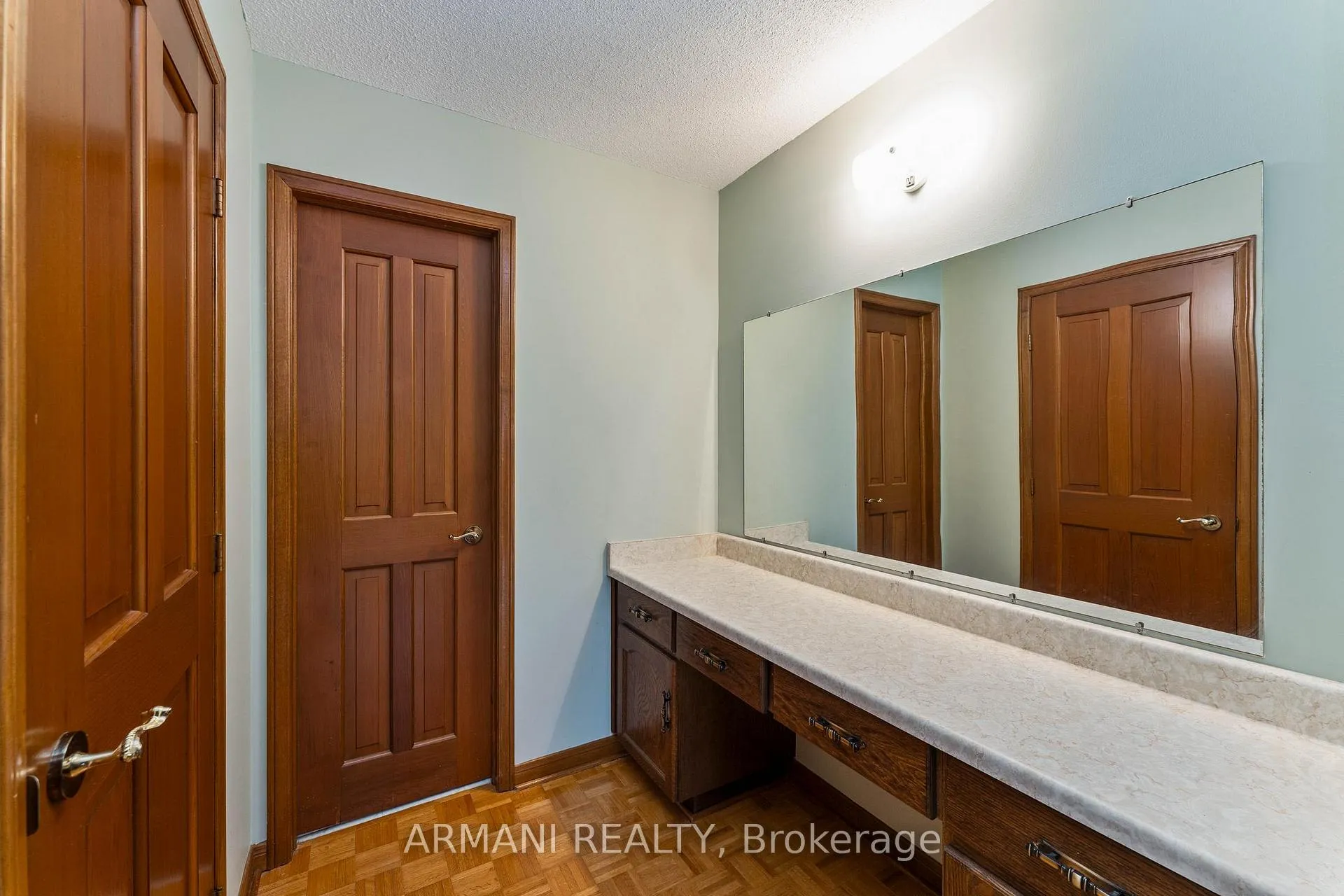 Photo 25 of 14 Yellow Pine Crescent, Vaughan, East Woodbridge — HOMEH