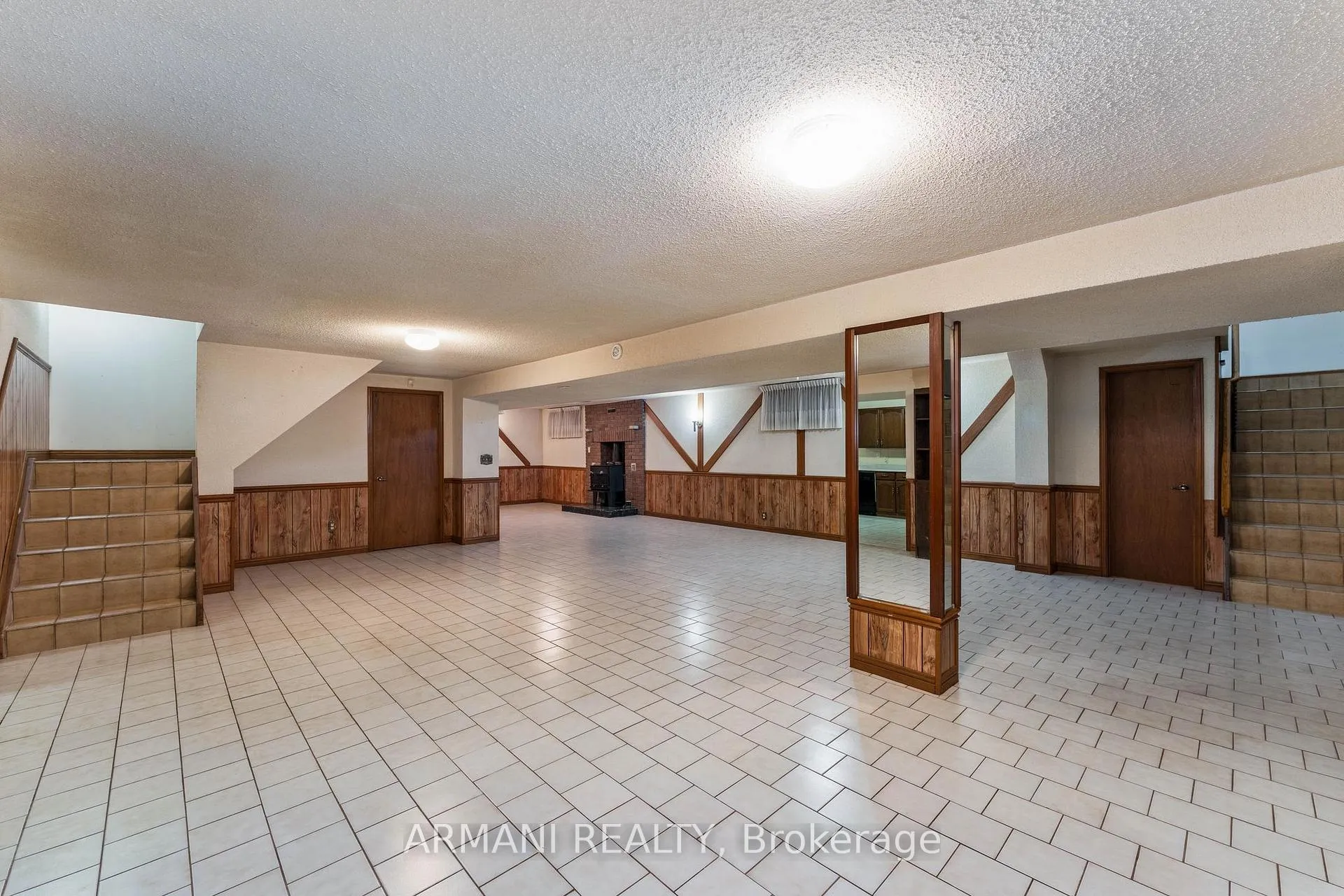 Photo 34 of 14 Yellow Pine Crescent, Vaughan, East Woodbridge — HOMEH