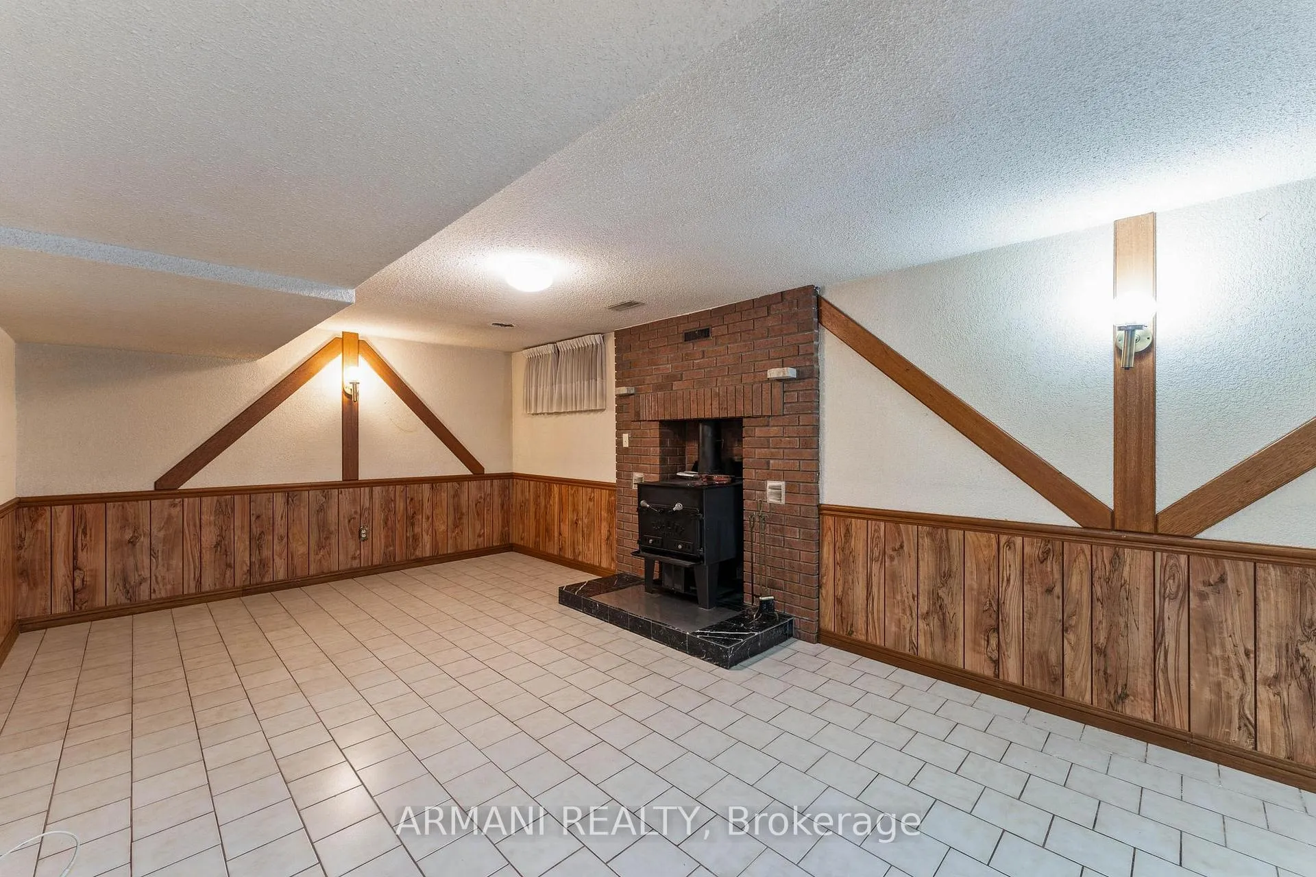 Photo 36 of 14 Yellow Pine Crescent, Vaughan, East Woodbridge — HOMEH