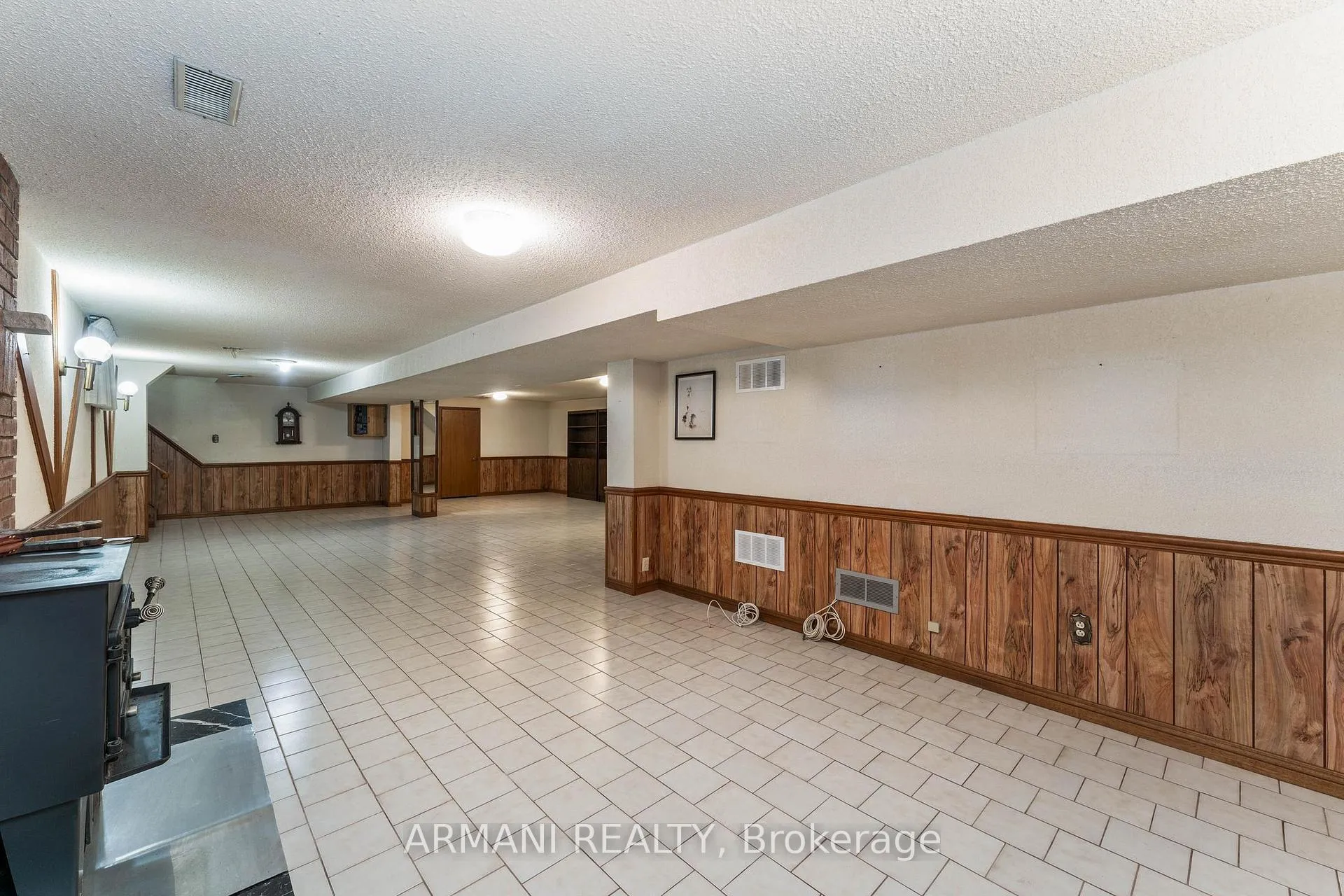 Photo 37 of 14 Yellow Pine Crescent, Vaughan, East Woodbridge — HOMEH