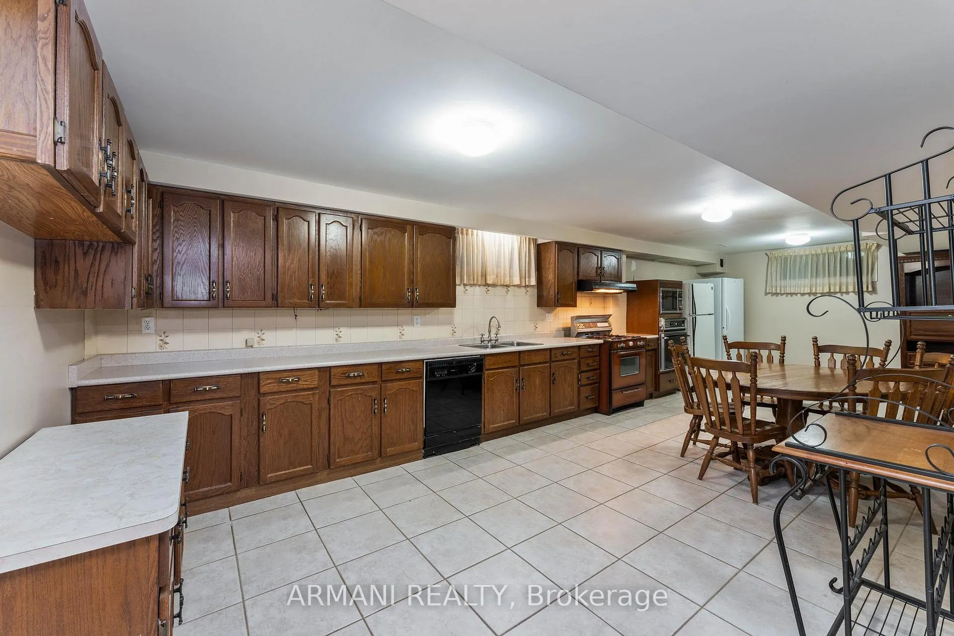 Photo 39 of 14 Yellow Pine Crescent, Vaughan, East Woodbridge — HOMEH