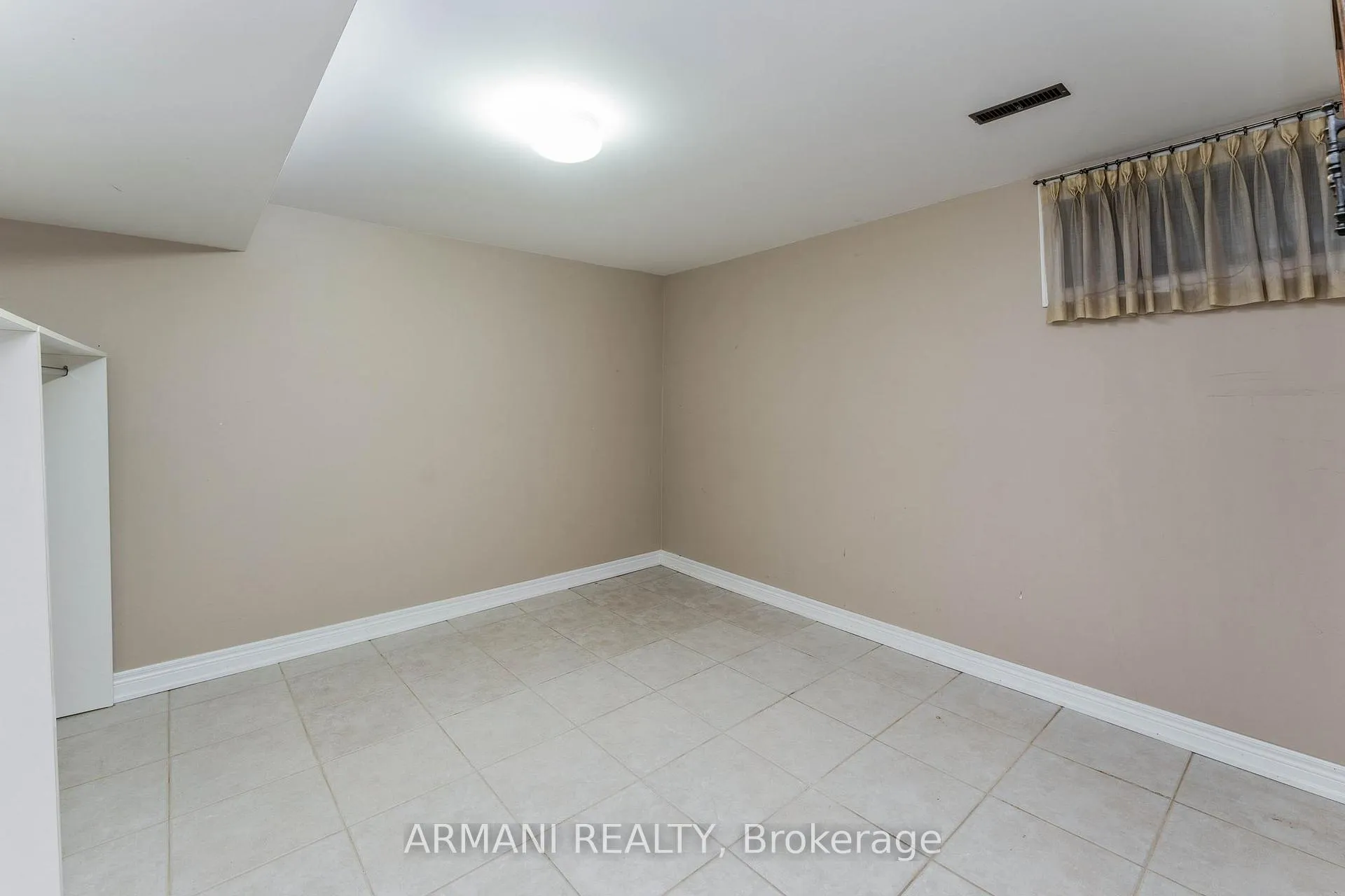 Photo 41 of 14 Yellow Pine Crescent, Vaughan, East Woodbridge — HOMEH