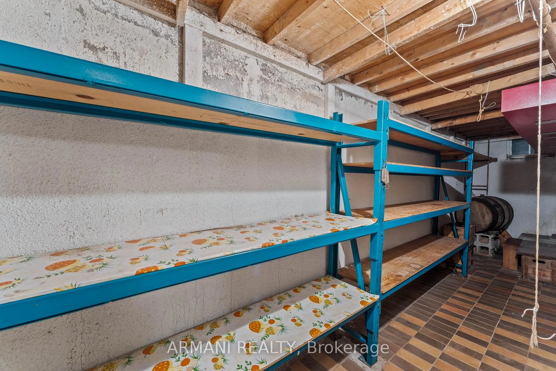 Photo 44 of 14 Yellow Pine Crescent, Vaughan, East Woodbridge — HOMEH