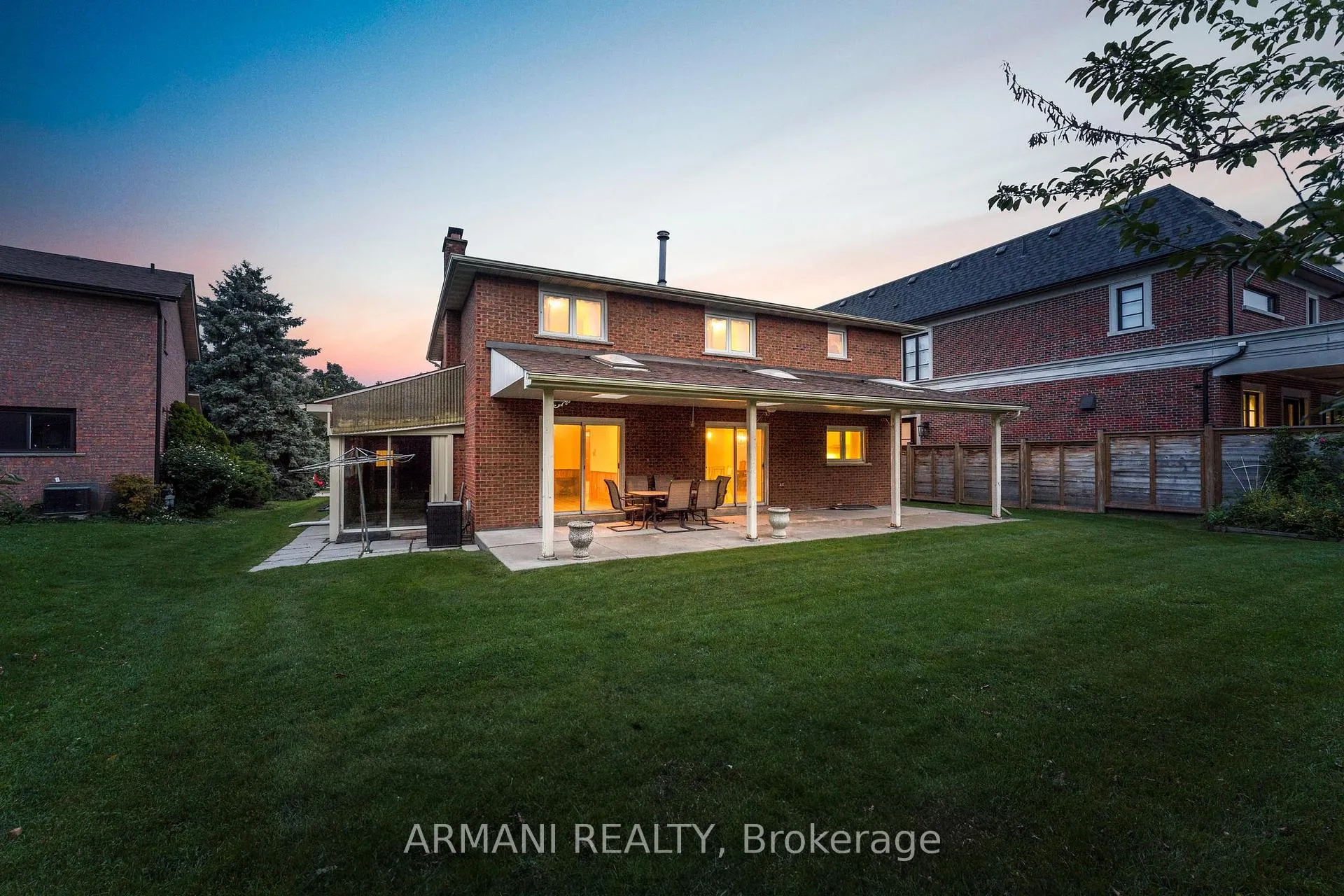 Photo 45 of 14 Yellow Pine Crescent, Vaughan, East Woodbridge — HOMEH
