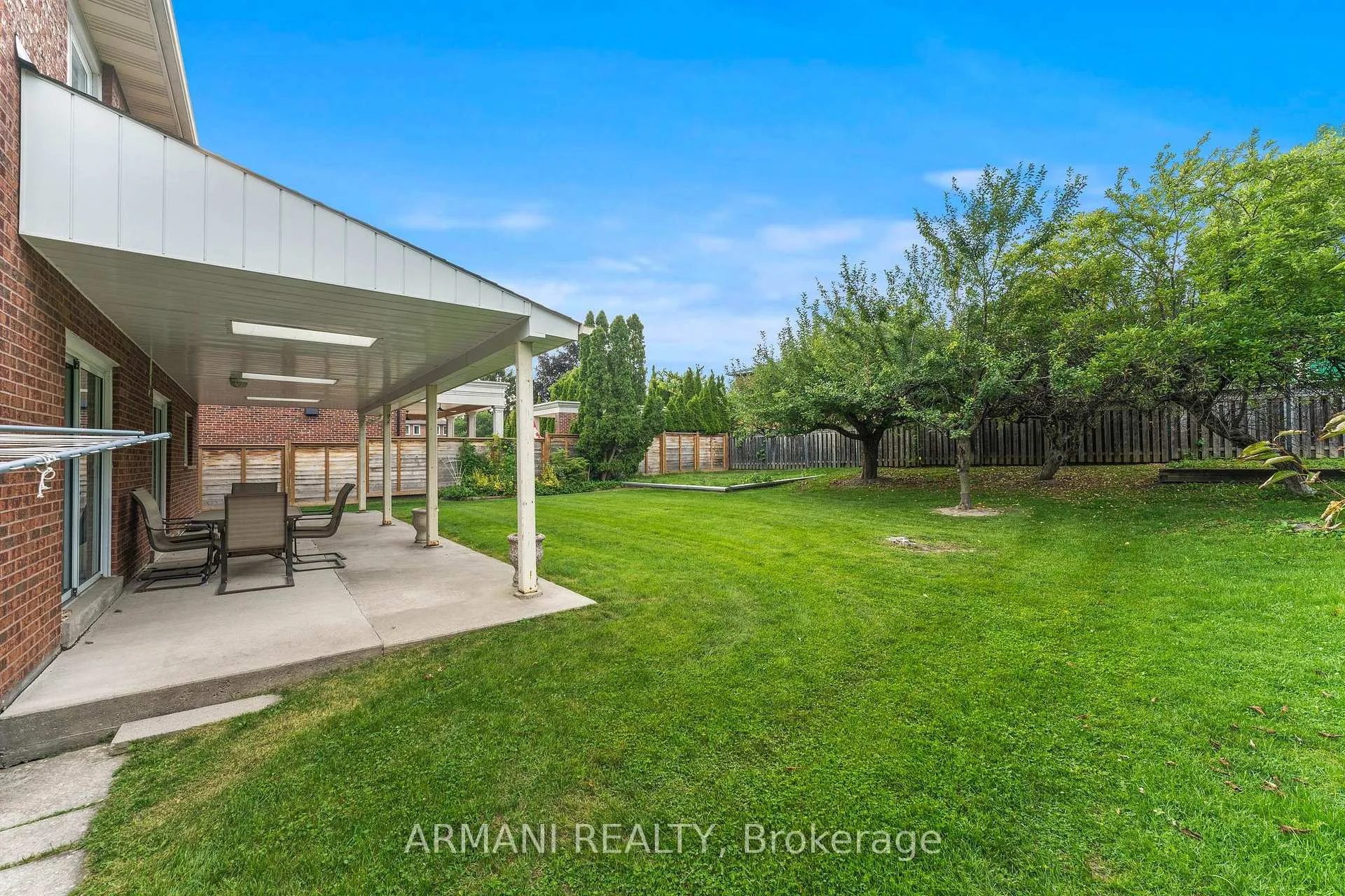 Photo 48 of 14 Yellow Pine Crescent, Vaughan, East Woodbridge — HOMEH