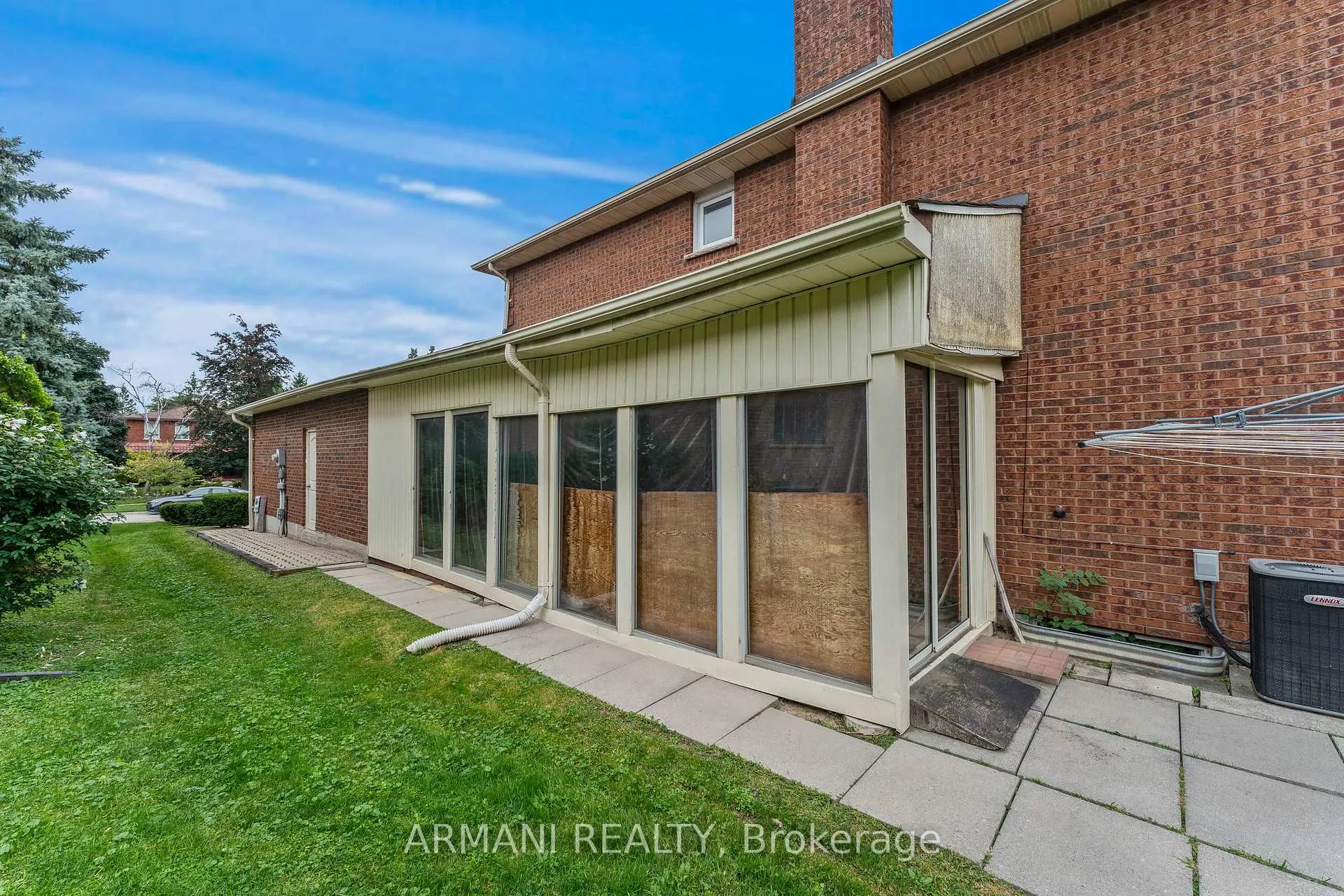 Photo 49 of 14 Yellow Pine Crescent, Vaughan, East Woodbridge — HOMEH
