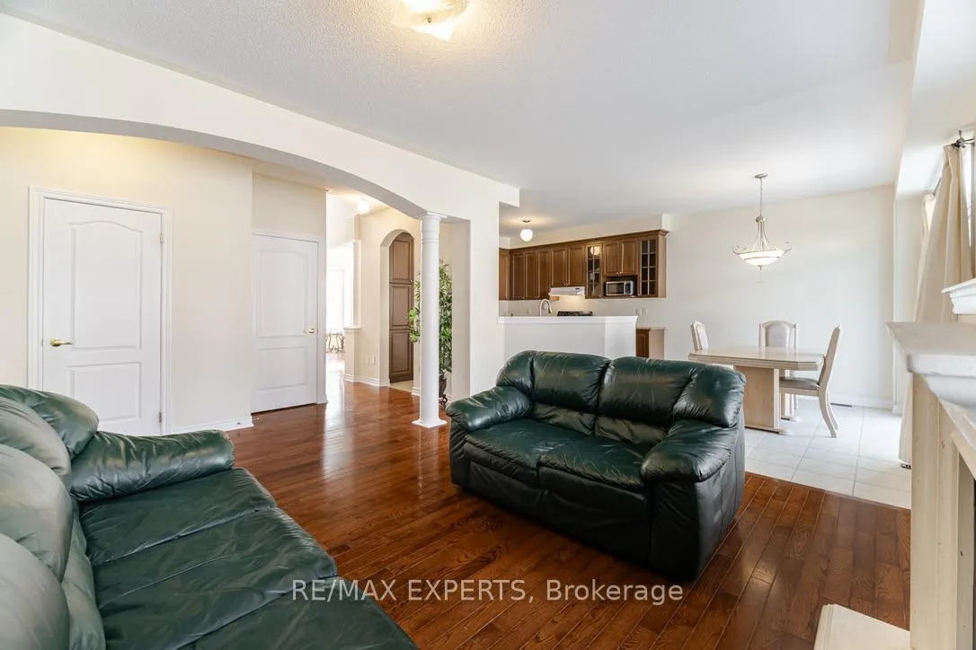 Photo 18 of 26 Bosco Drive, Vaughan, Vellore Village — HOMEH