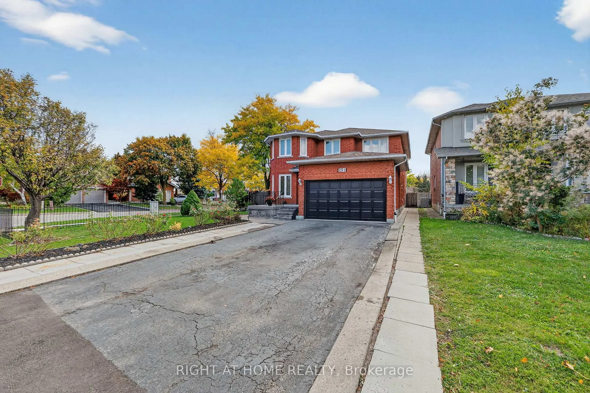 Photo 3 of 291 Andy Crescent, Vaughan, Elder Mills — HOMEH