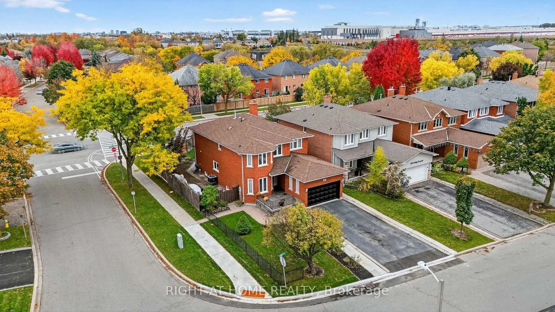 Photo 4 of 291 Andy Crescent, Vaughan, Elder Mills — HOMEH