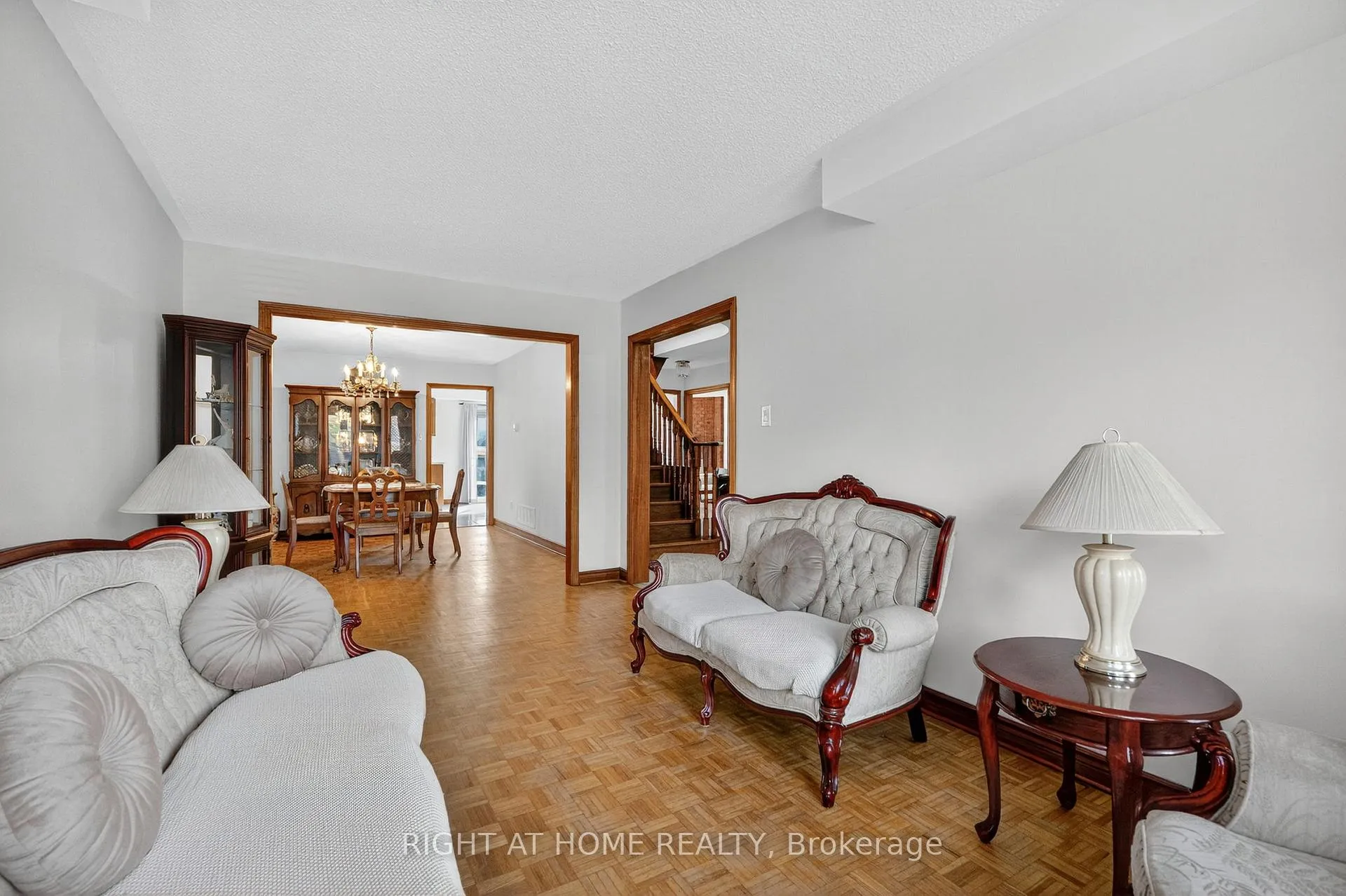 Photo 7 of 291 Andy Crescent, Vaughan, Elder Mills — HOMEH