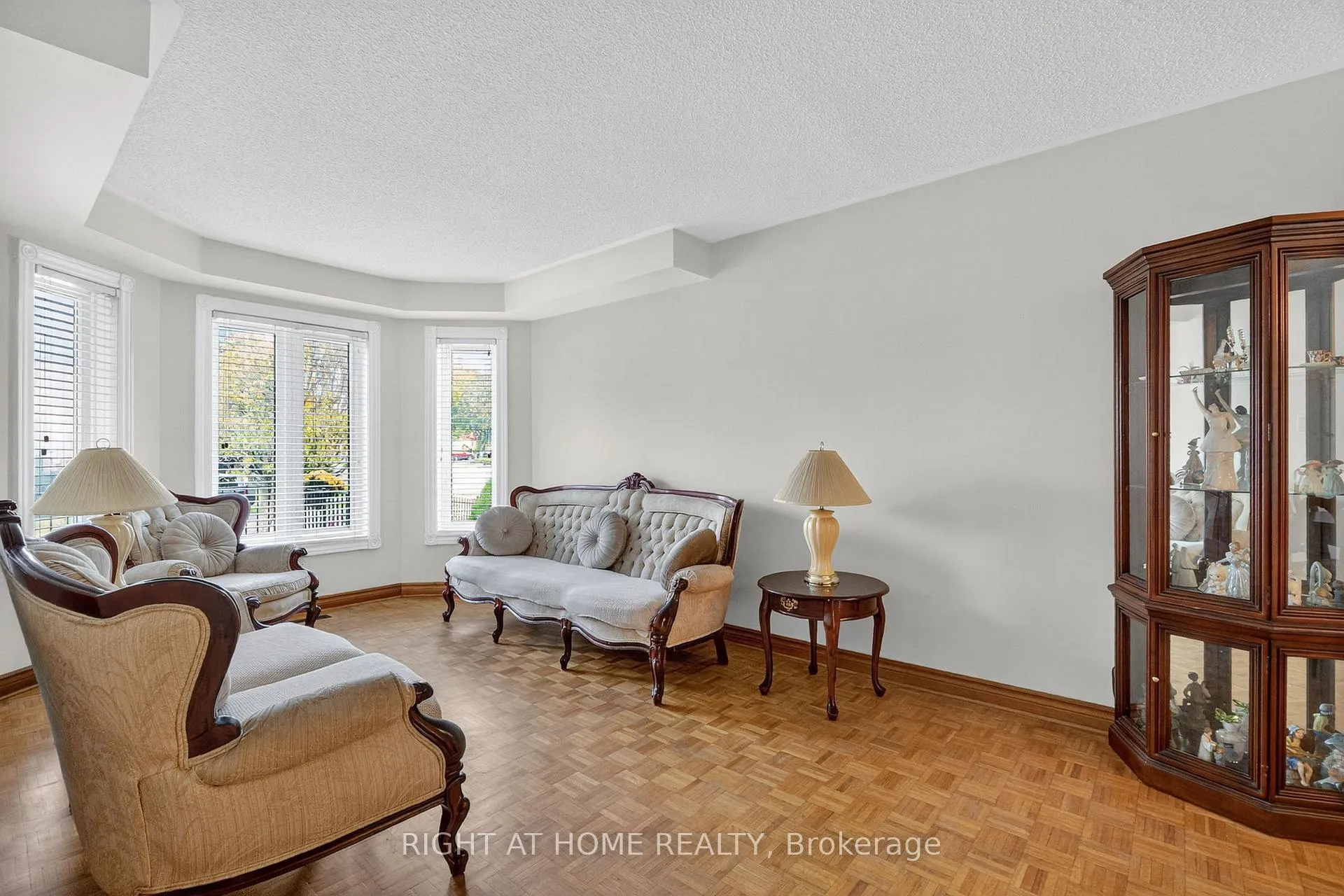 Photo 8 of 291 Andy Crescent, Vaughan, Elder Mills — HOMEH