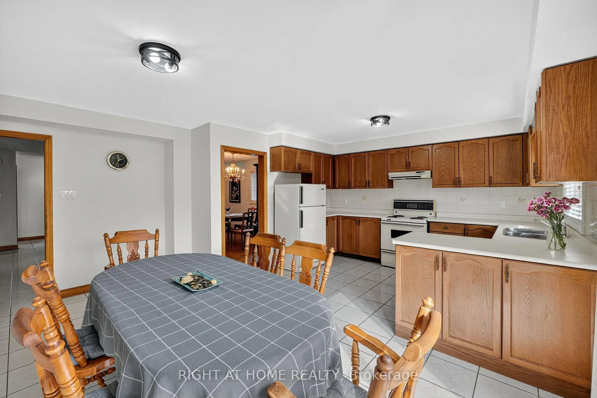 Photo 16 of 291 Andy Crescent, Vaughan, Elder Mills — HOMEH