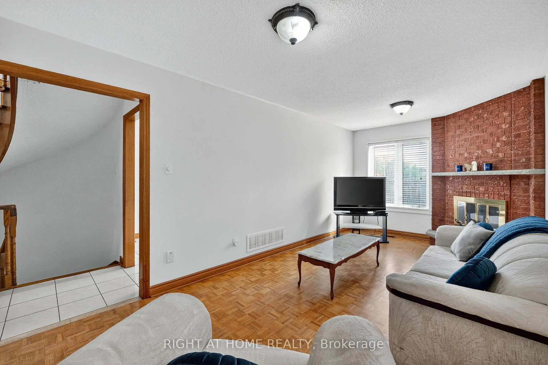 Photo 17 of 291 Andy Crescent, Vaughan, Elder Mills — HOMEH