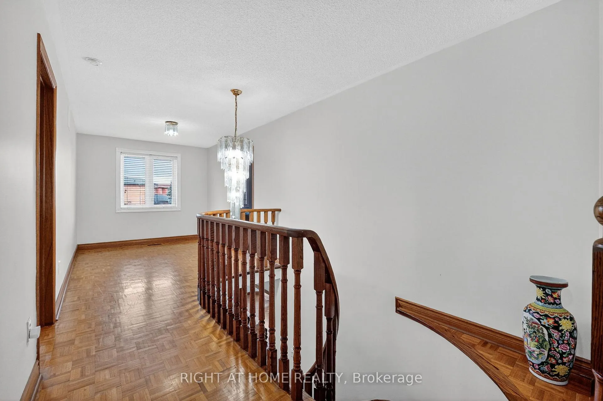 Photo 20 of 291 Andy Crescent, Vaughan, Elder Mills — HOMEH