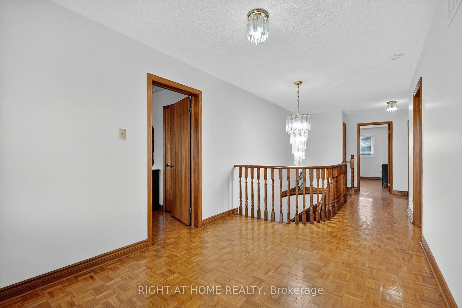 Photo 21 of 291 Andy Crescent, Vaughan, Elder Mills — HOMEH