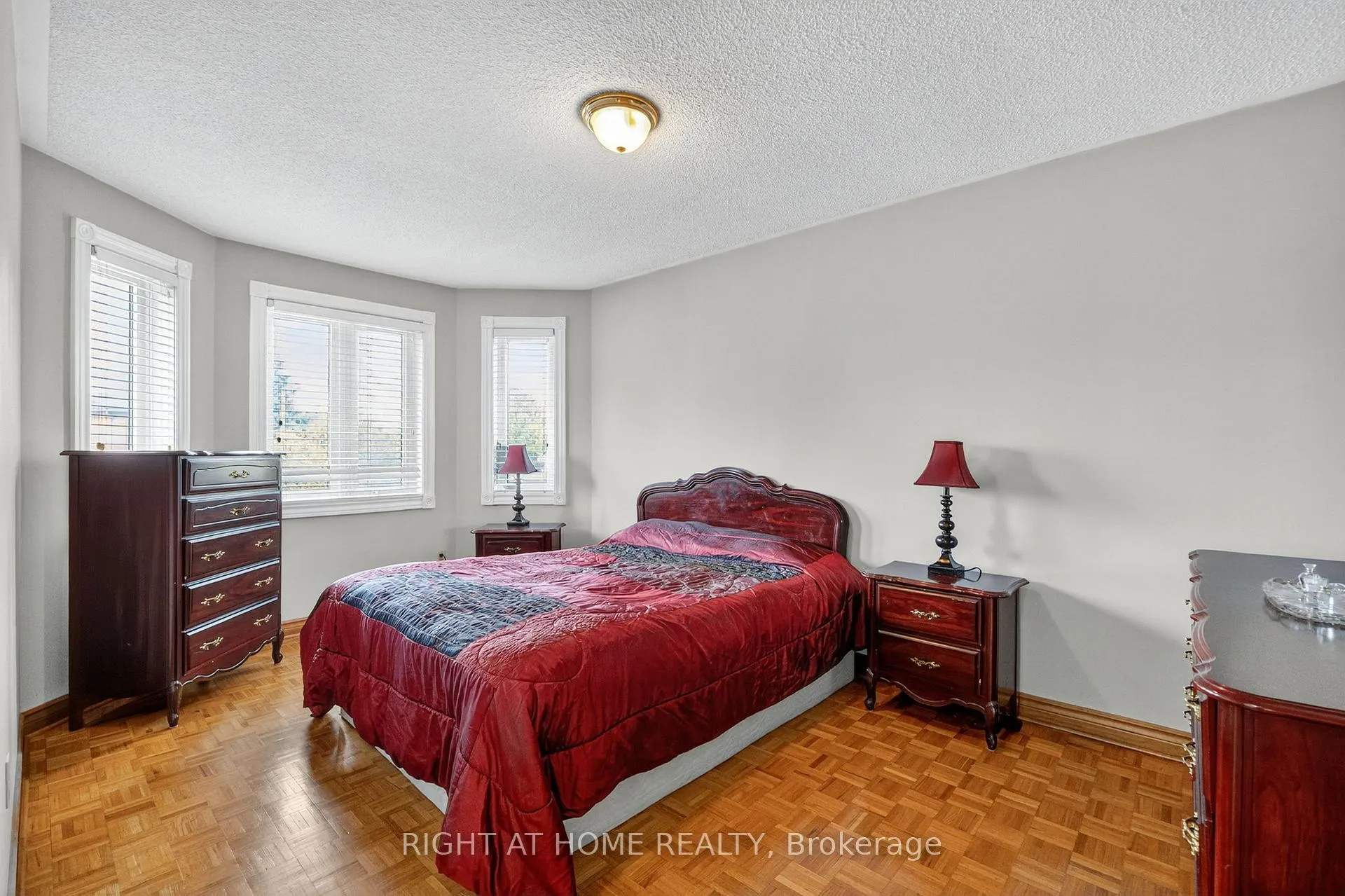 Photo 28 of 291 Andy Crescent, Vaughan, Elder Mills — HOMEH