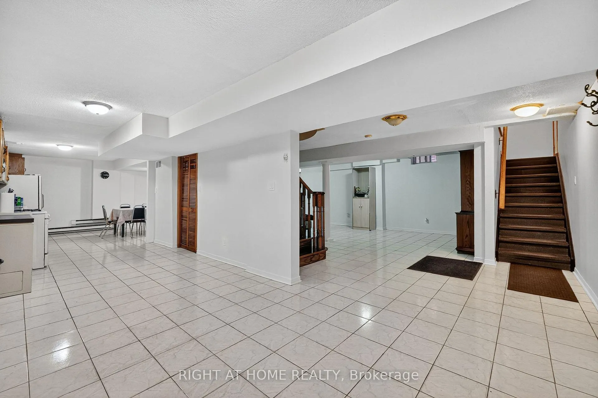 Photo 31 of 291 Andy Crescent, Vaughan, Elder Mills — HOMEH