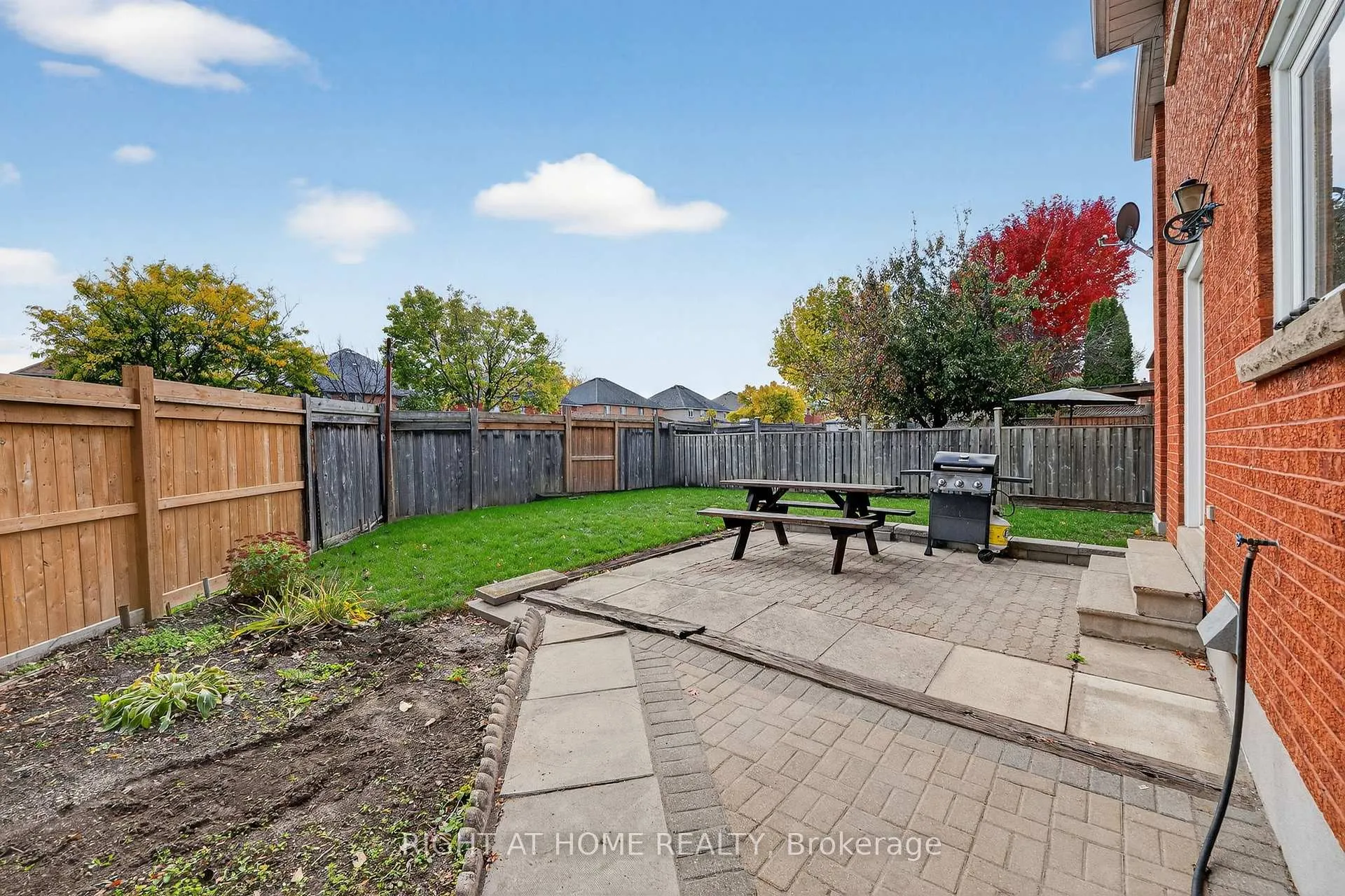 Photo 37 of 291 Andy Crescent, Vaughan, Elder Mills — HOMEH