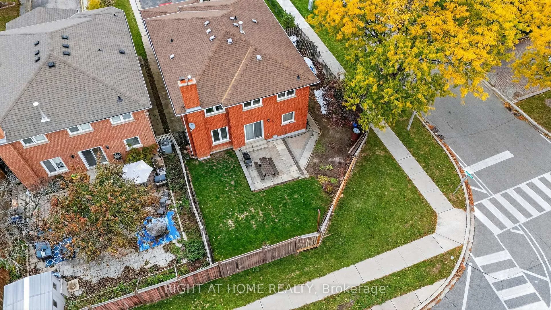 Photo 38 of 291 Andy Crescent, Vaughan, Elder Mills — HOMEH