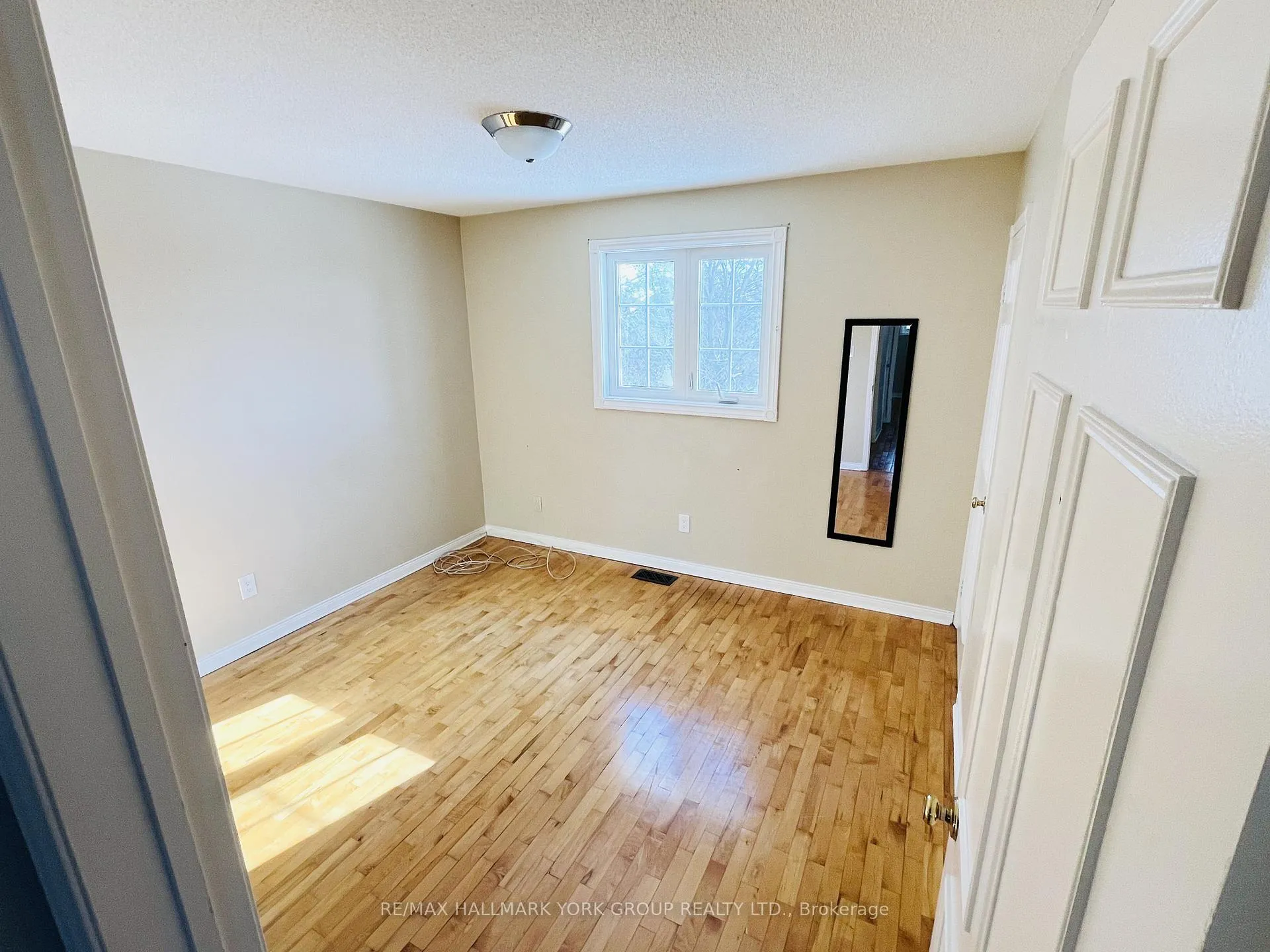 Photo 15 of 191 Burton Grove, King, King City — HOMEH