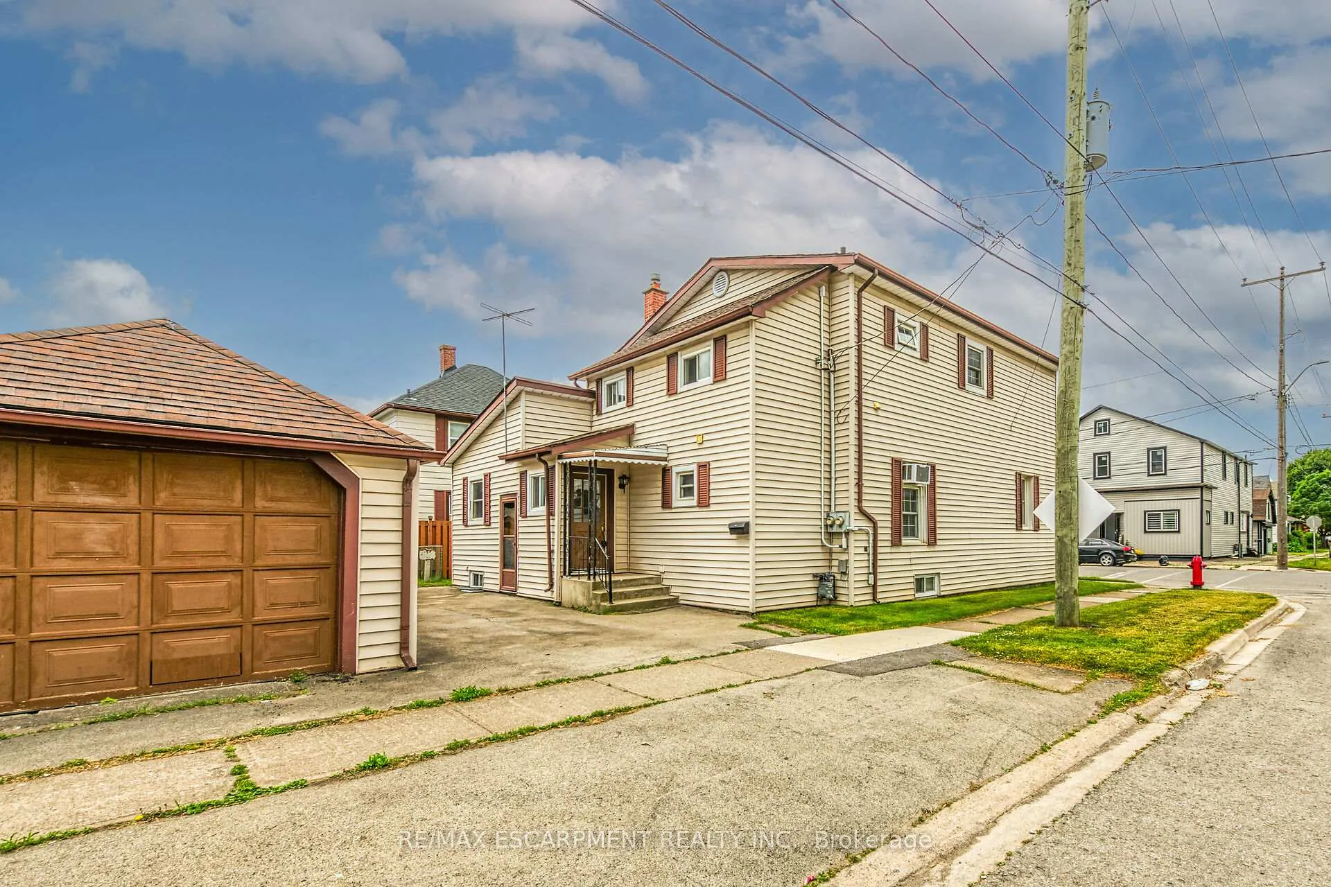 Photo 2 of 223 Mitchell Street, Port Colborne, East Village — HOMEH