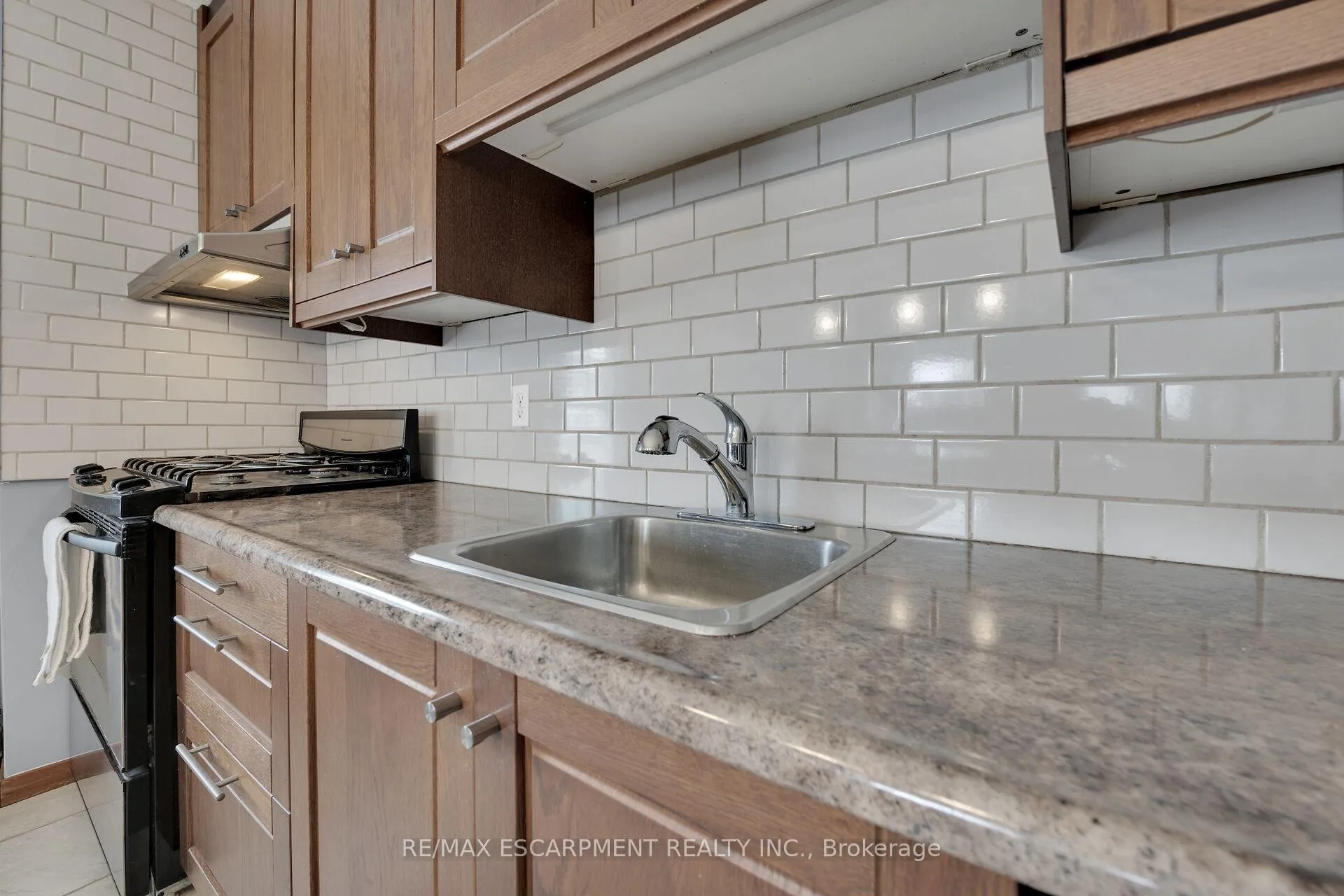 Photo 7 of 223 Mitchell Street, Port Colborne, East Village — HOMEH