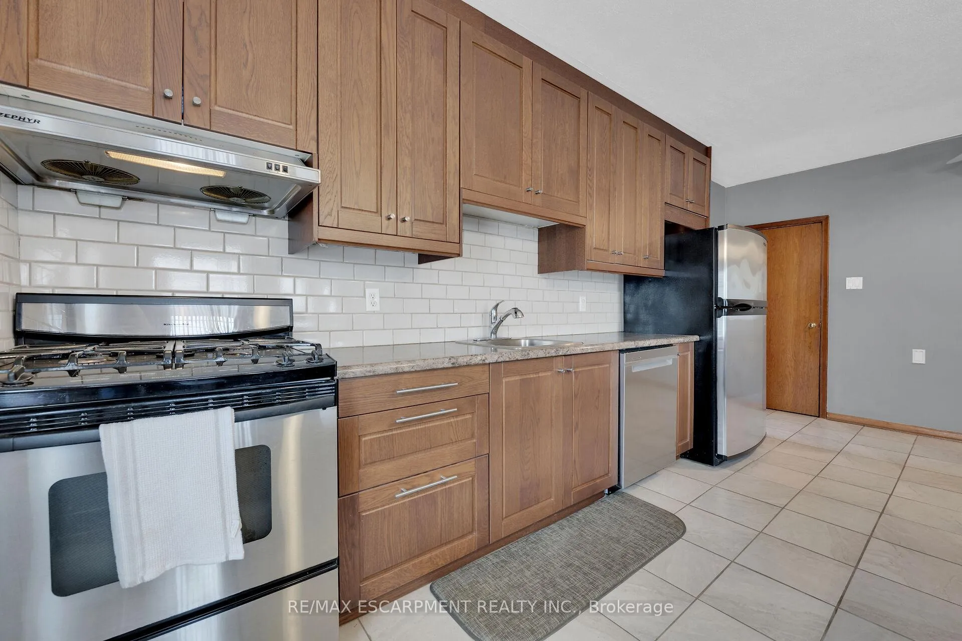 Photo 9 of 223 Mitchell Street, Port Colborne, East Village — HOMEH