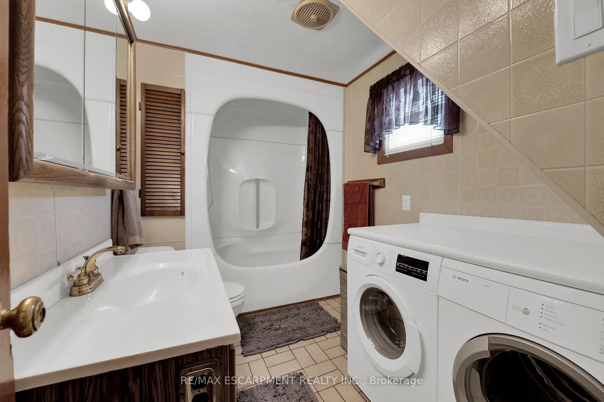 Photo 17 of 223 Mitchell Street, Port Colborne, East Village — HOMEH