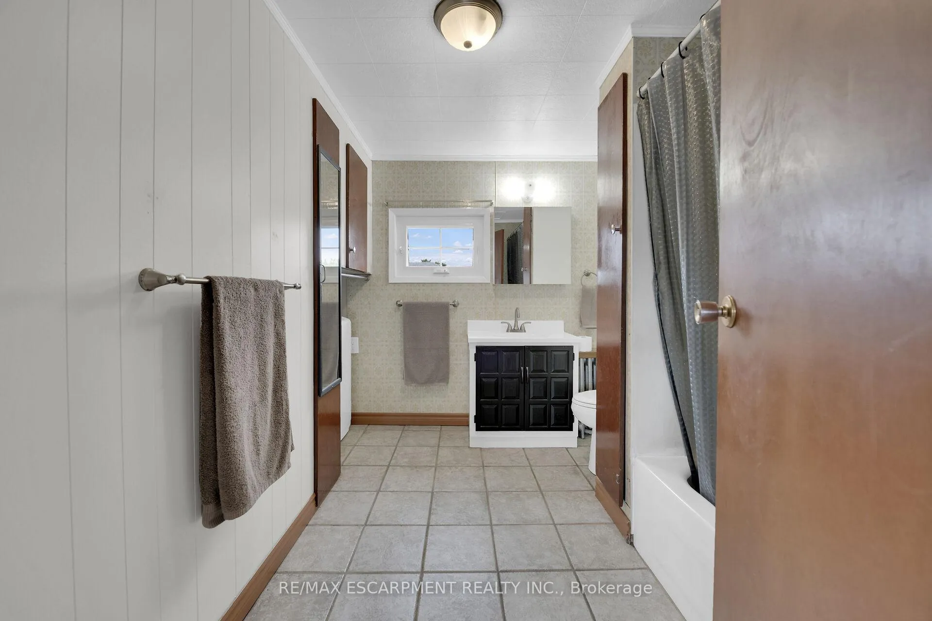 Photo 32 of 223 Mitchell Street, Port Colborne, East Village — HOMEH