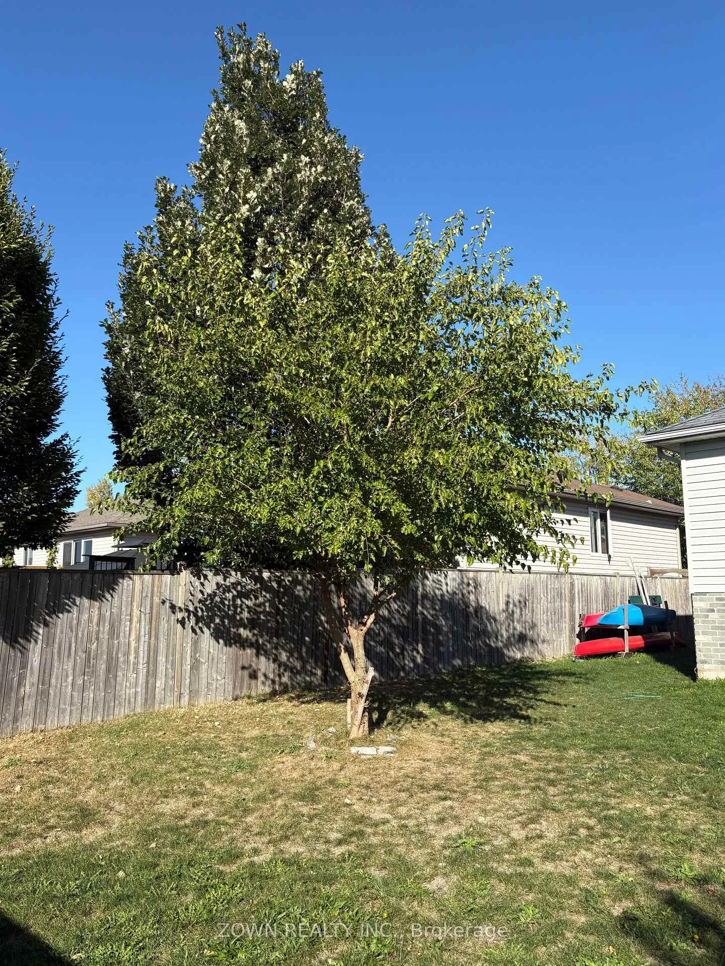 Photo 10 of 1143 Frederica Avenue, Windsor — HOMEH