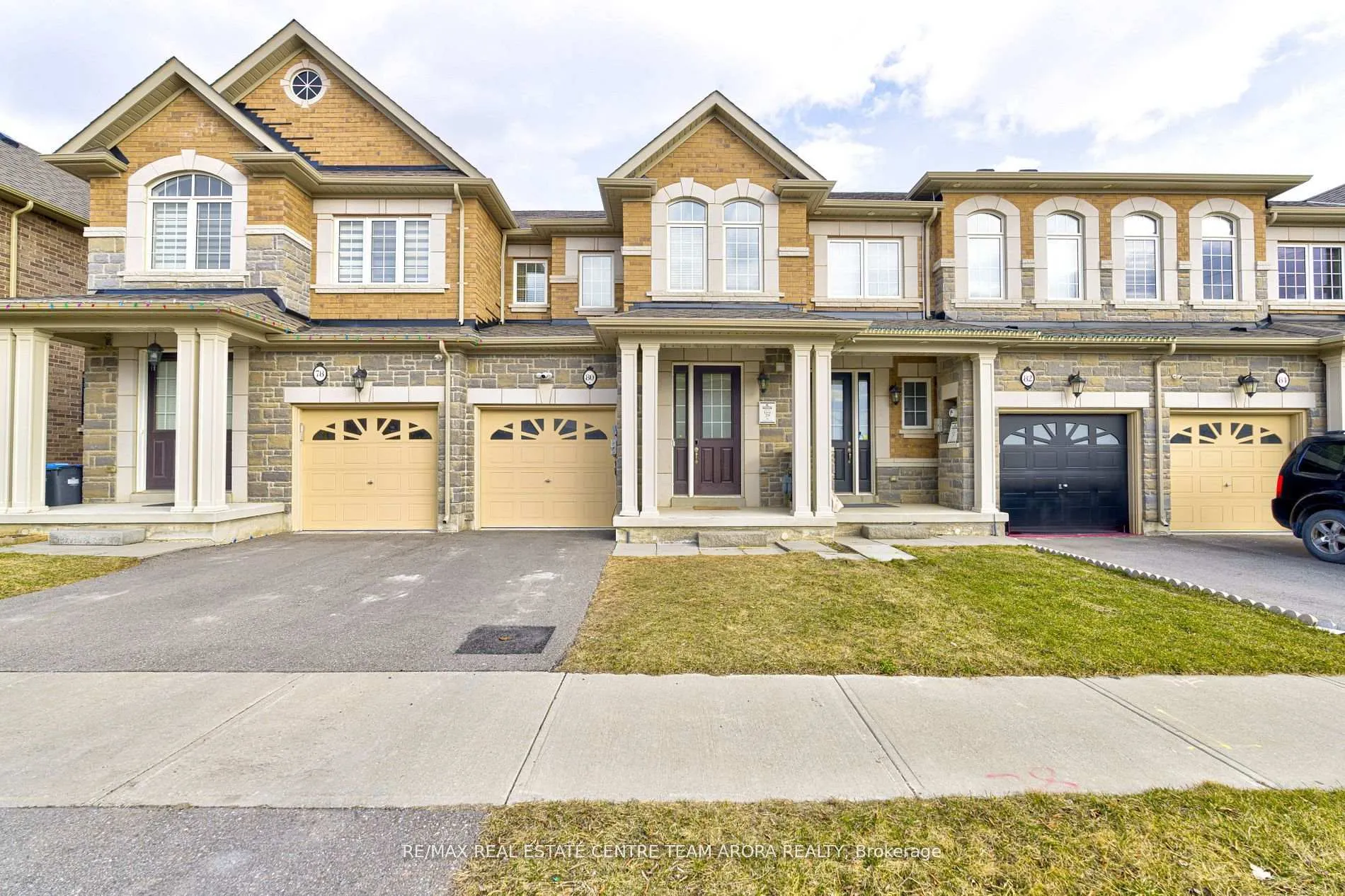 Photo 2 of 80 Finegan Circle, Brampton, Northwest Brampton — HOMEH