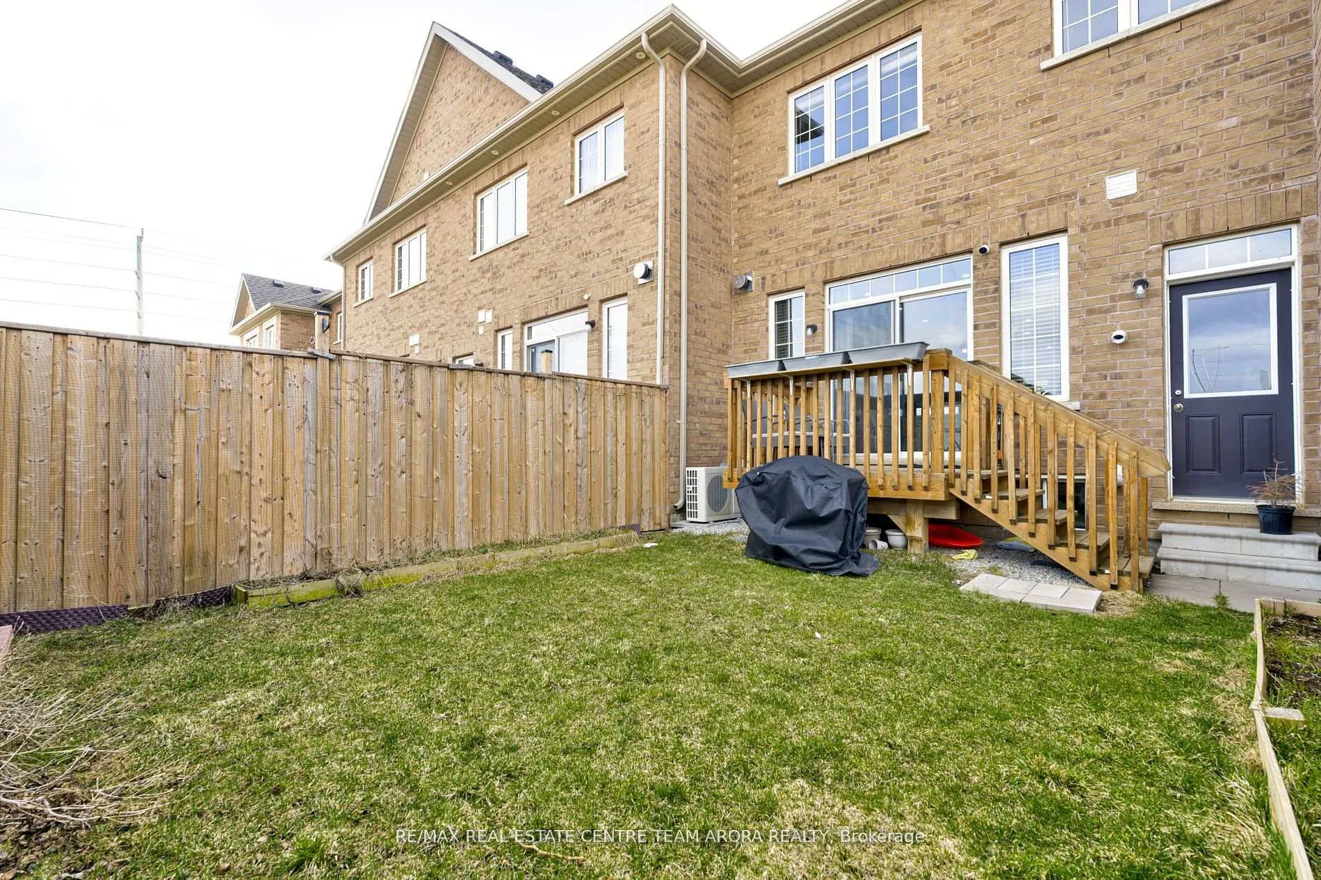 Photo 31 of 80 Finegan Circle, Brampton, Northwest Brampton — HOMEH